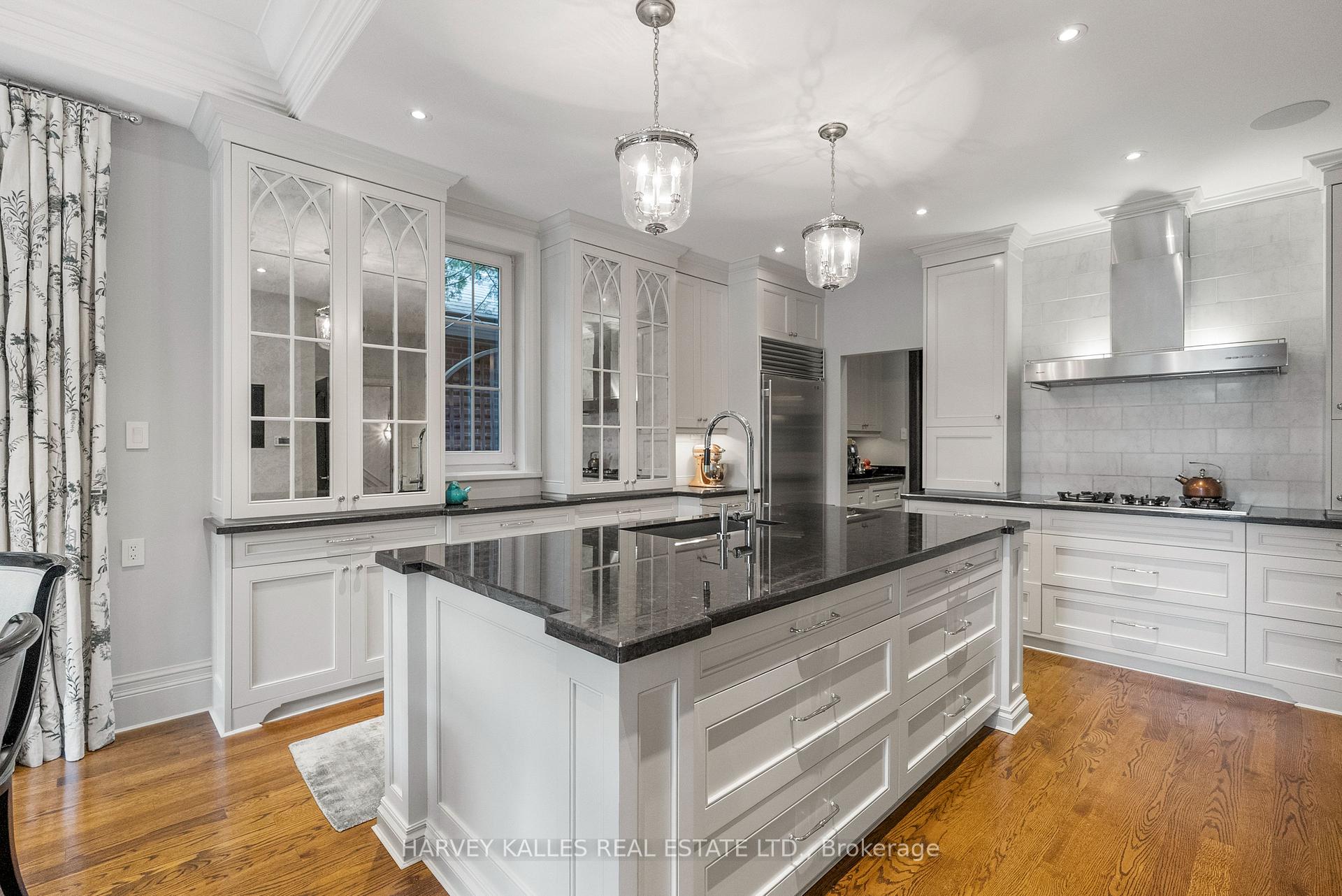 92 South Drive, Toronto