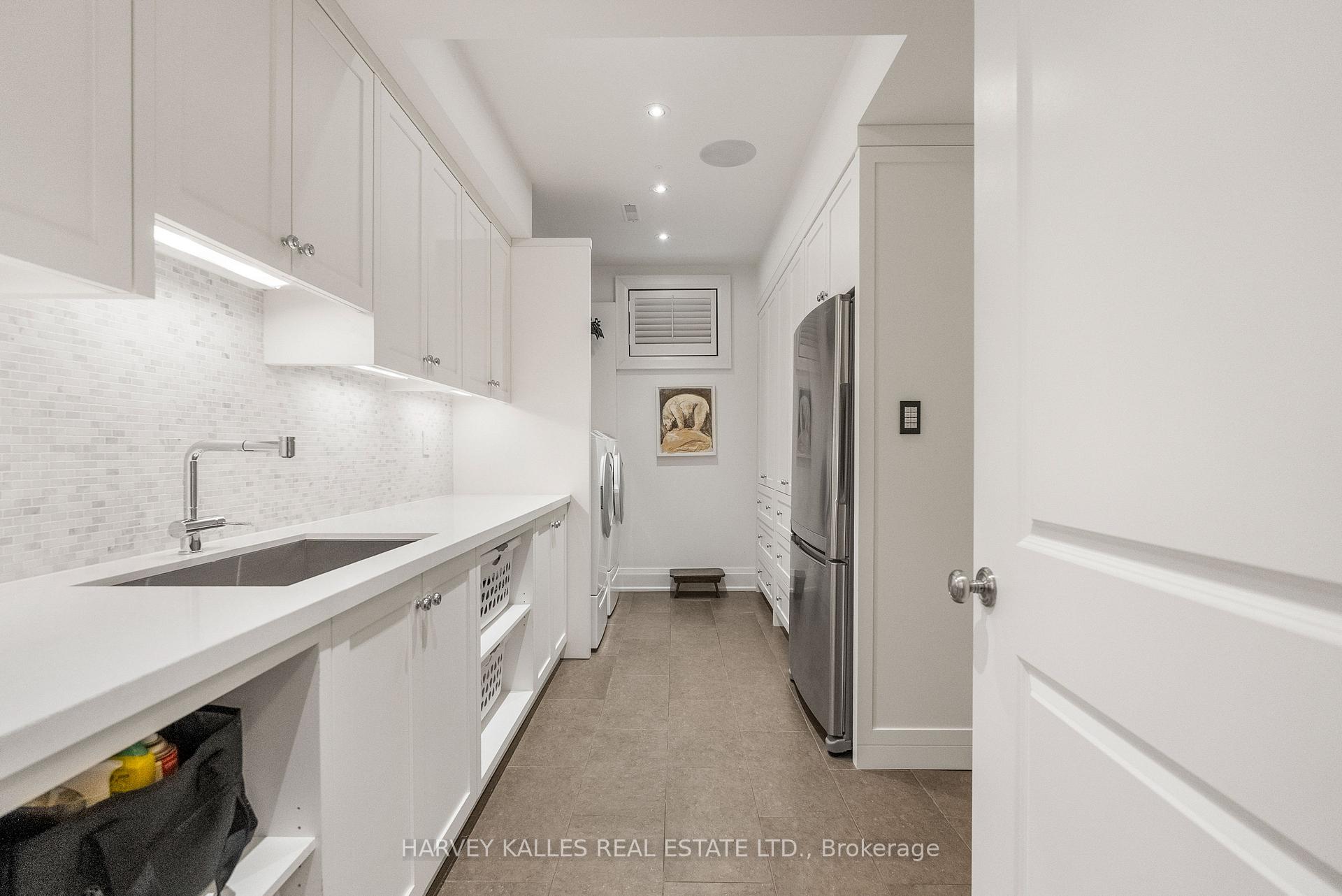 92 South Drive, Toronto