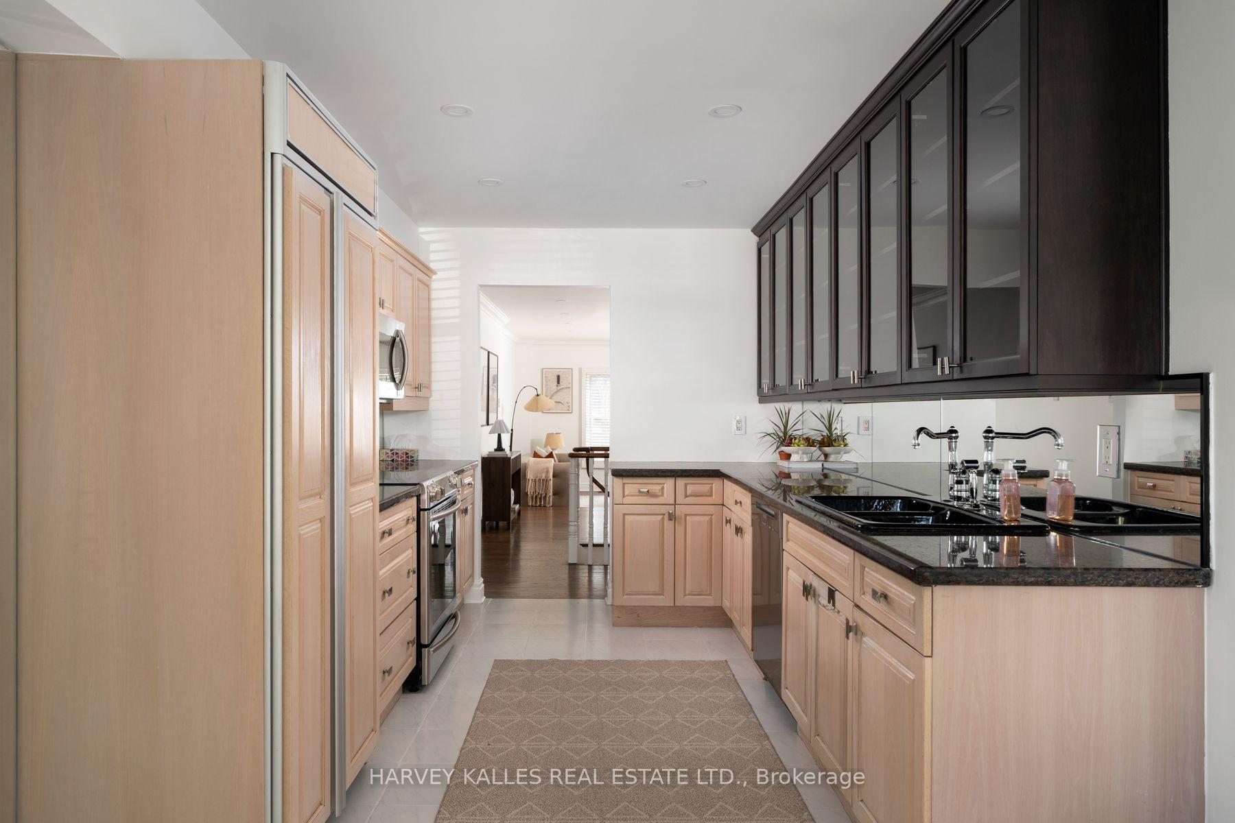 131 Rosewell Avenue, Toronto