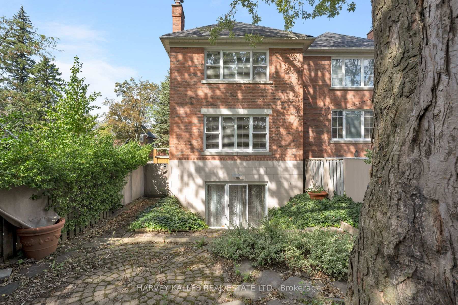131 Rosewell Avenue, Toronto