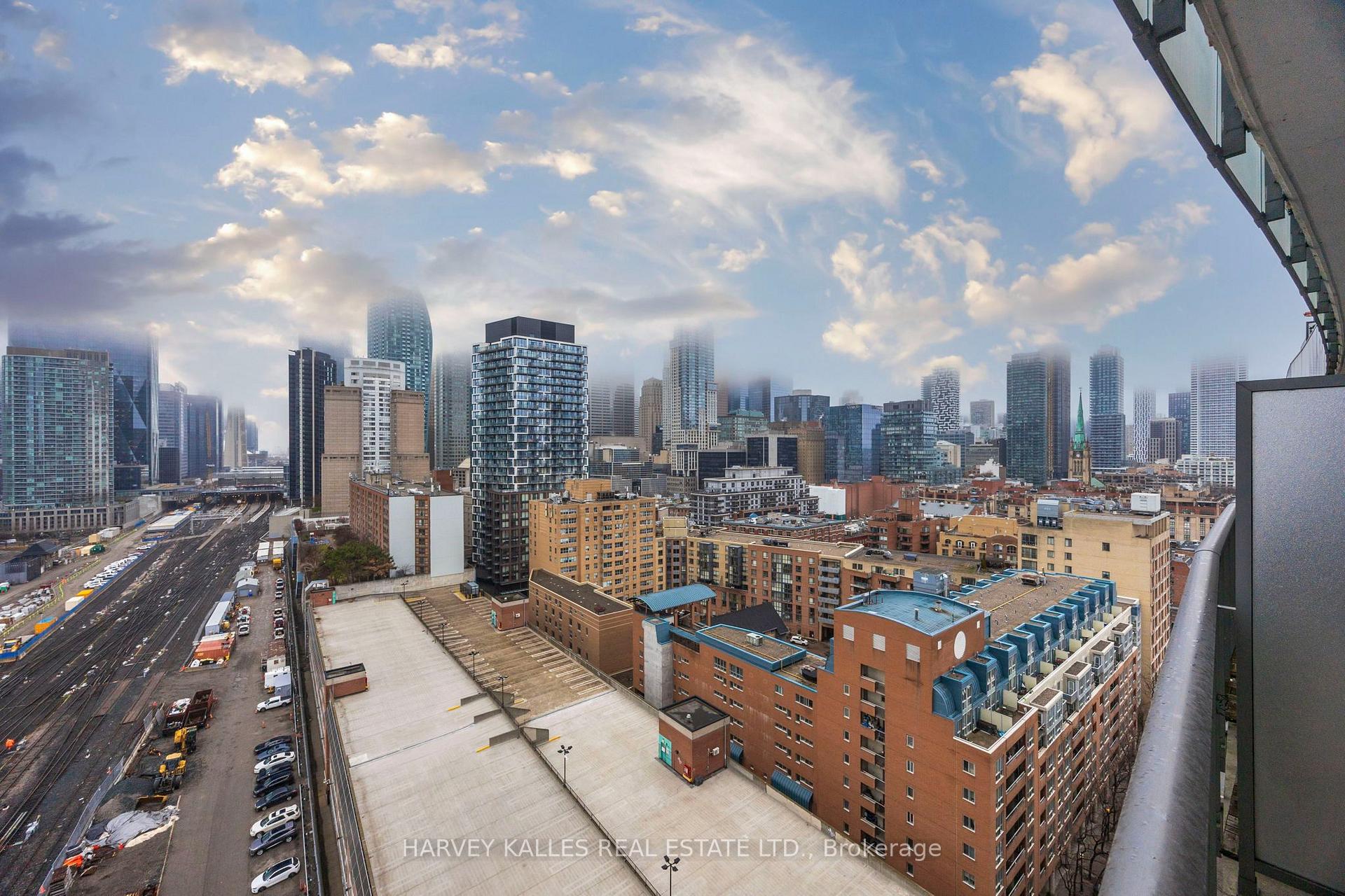 1 Market Street 1612, Toronto Unit: 1612