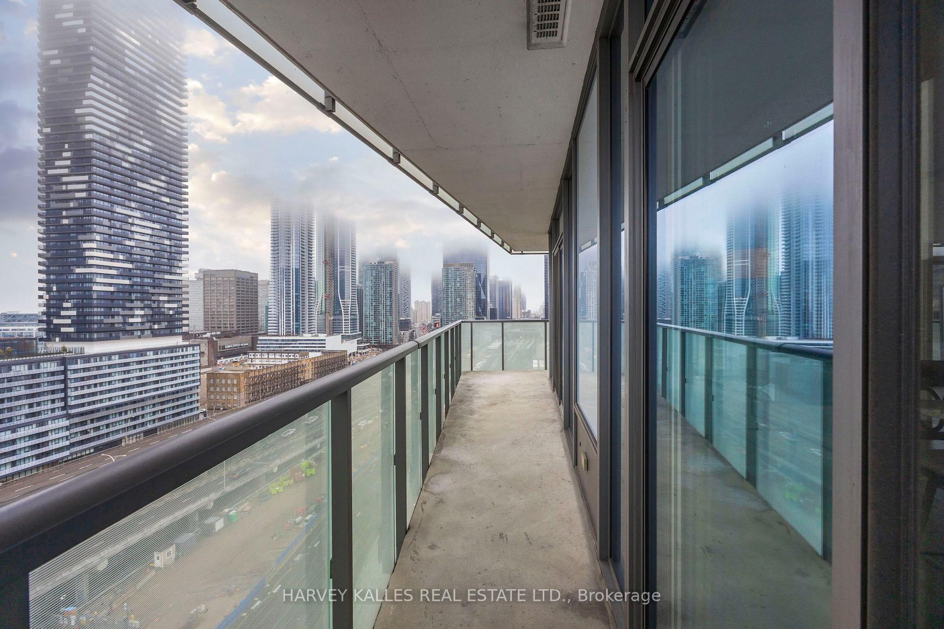 1 Market Street 1612, Toronto Unit: 1612