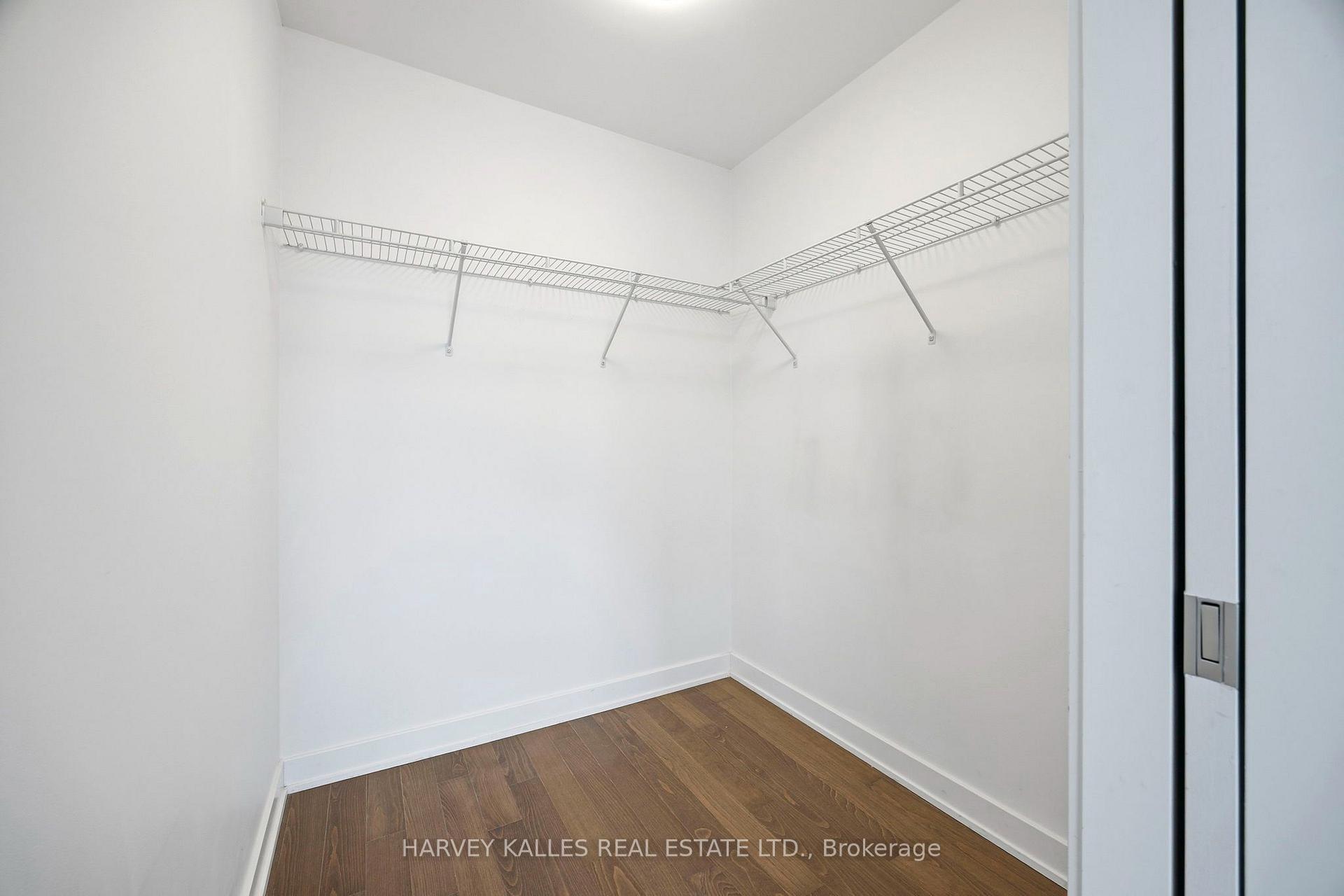 1 Market Street 1612, Toronto Unit: 1612