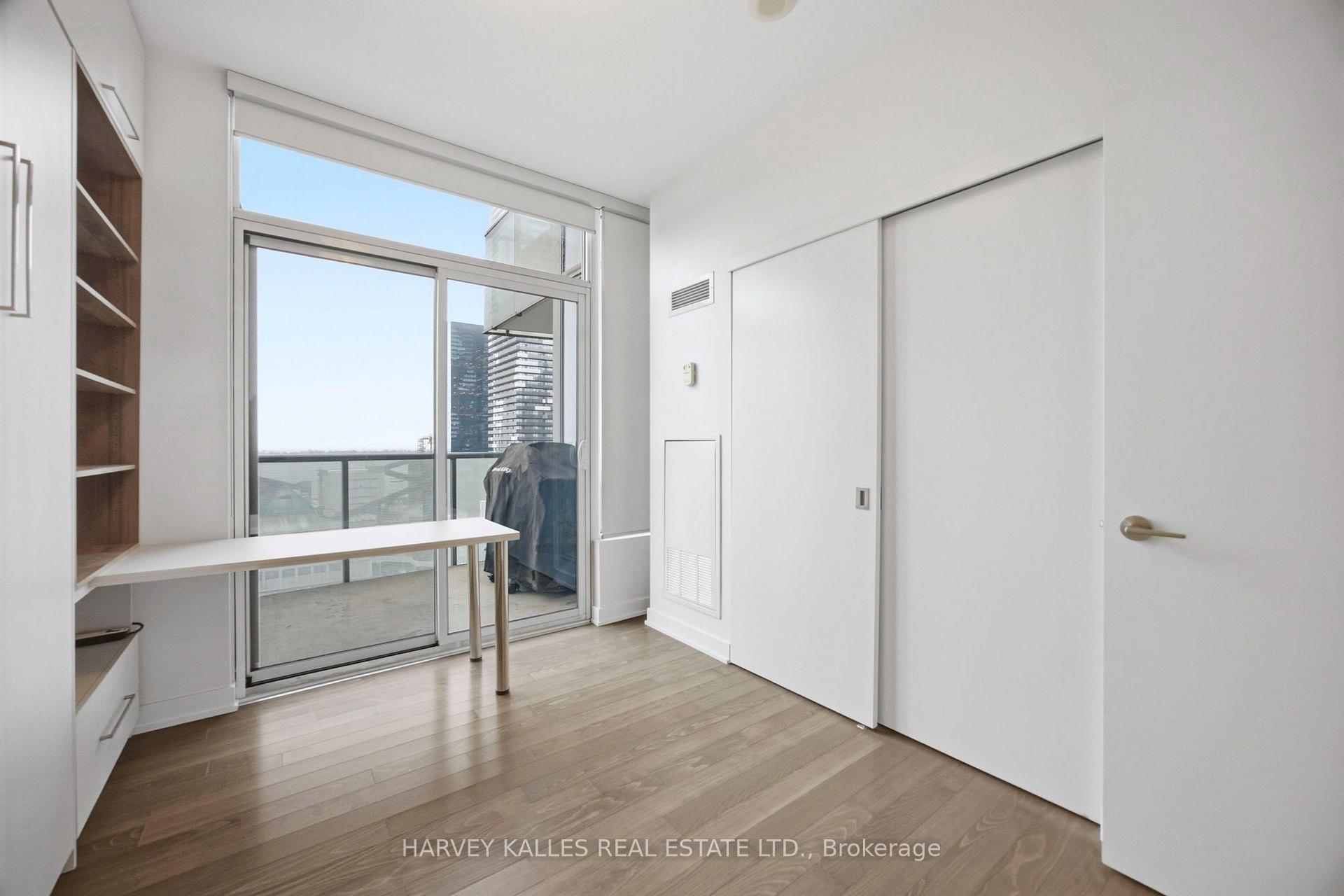 1 Market Street 1612, Toronto Unit: 1612