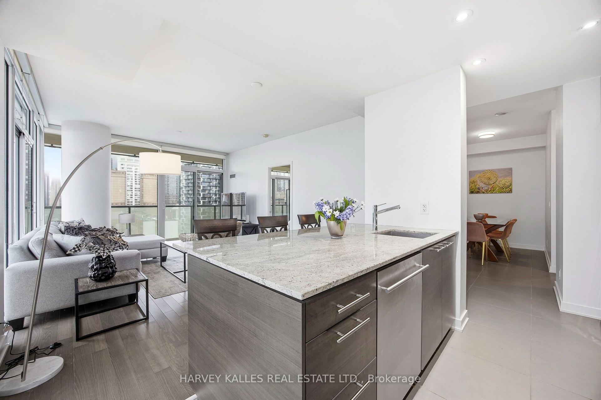 1 Market Street 1612, Toronto Unit: 1612
