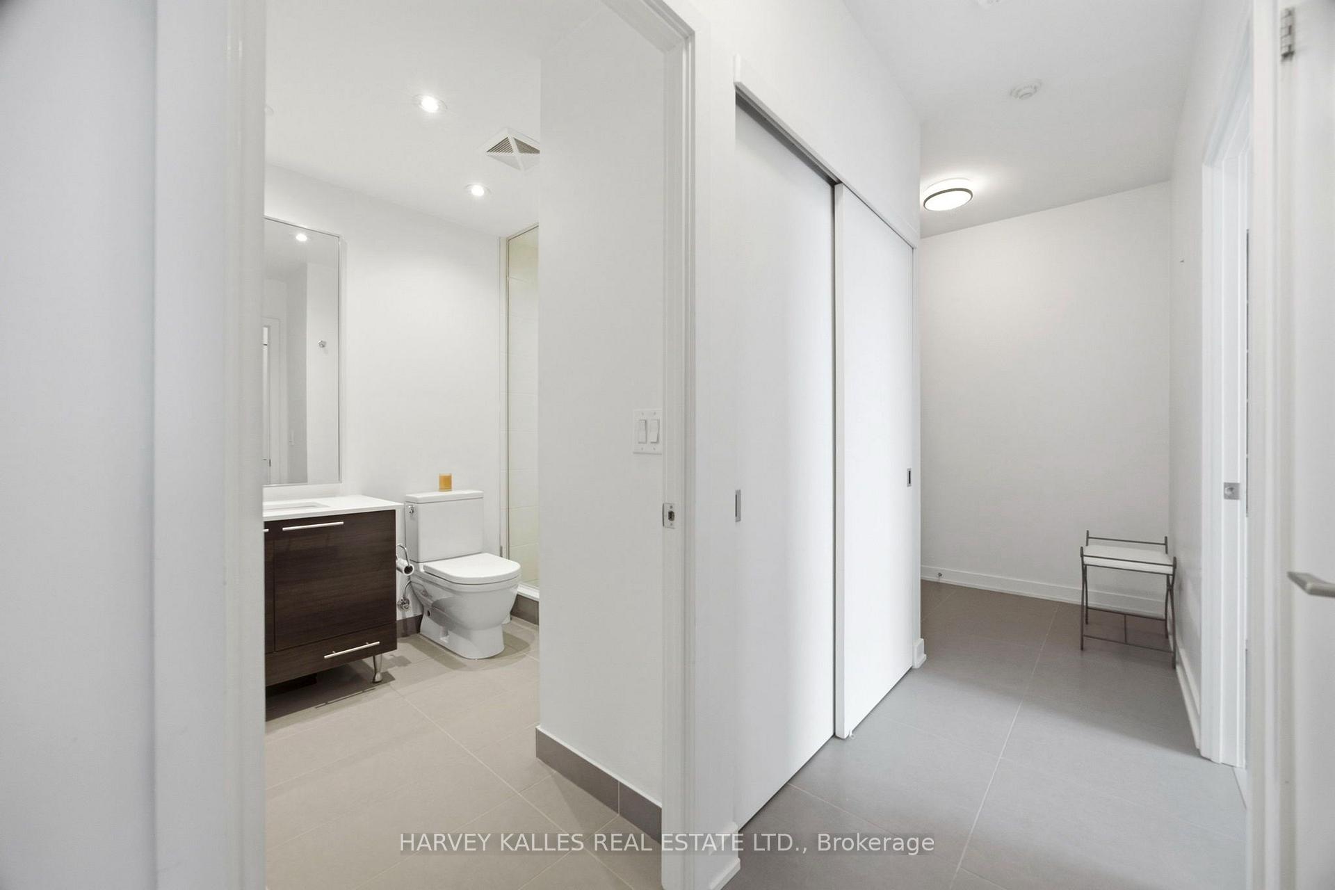 1 Market Street 1612, Toronto Unit: 1612