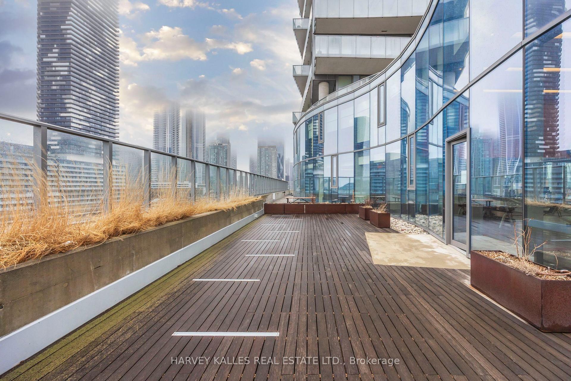 1 Market Street 1612, Toronto Unit: 1612
