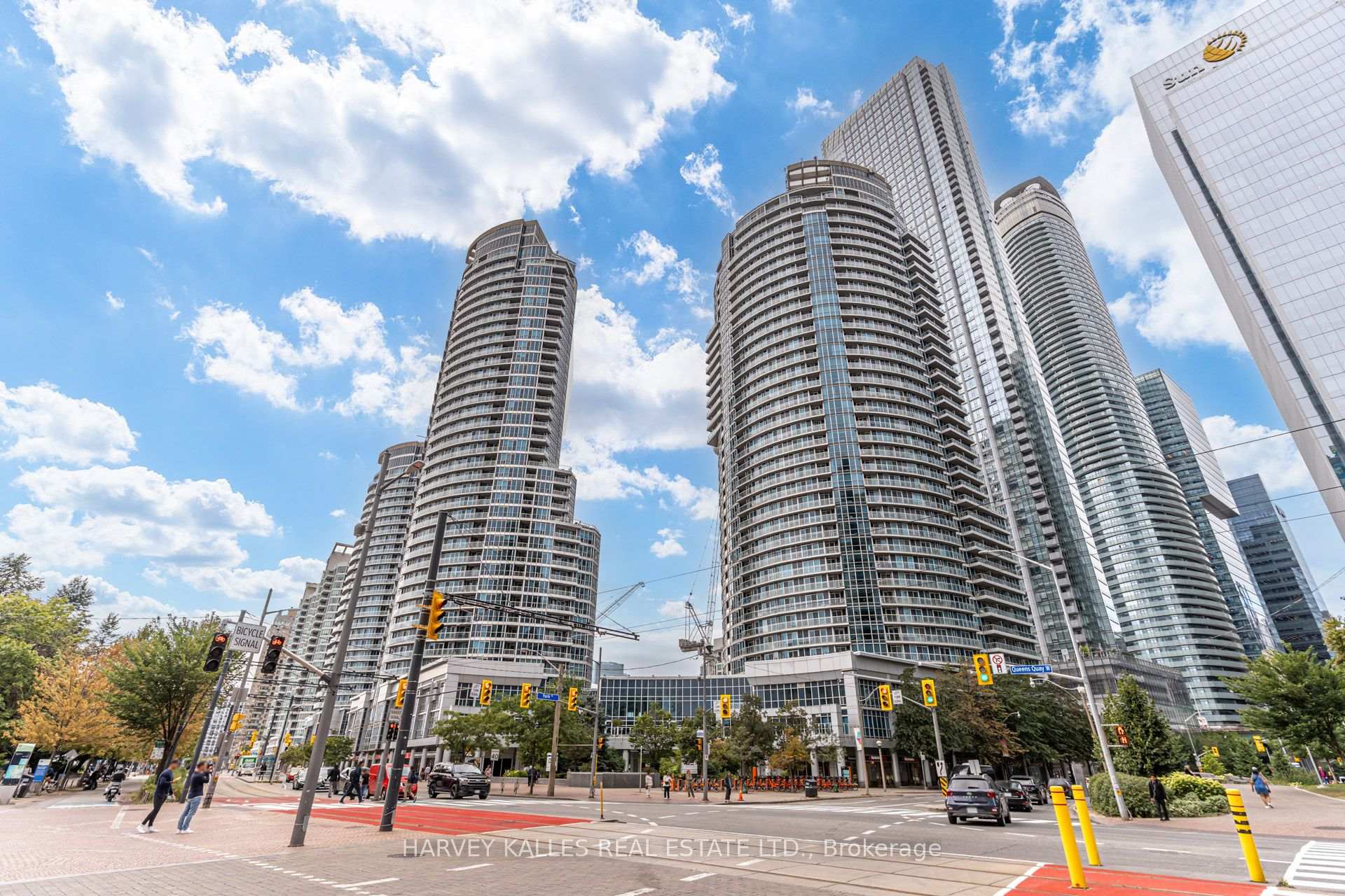 8 York Street 610, Toronto Unit: 610