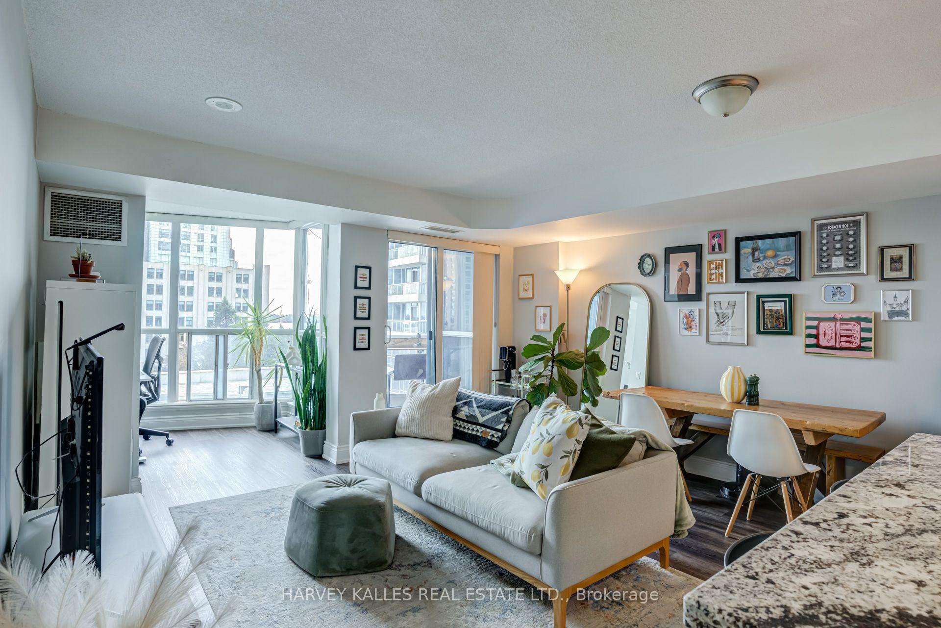 8 York Street 610, Toronto Unit: 610