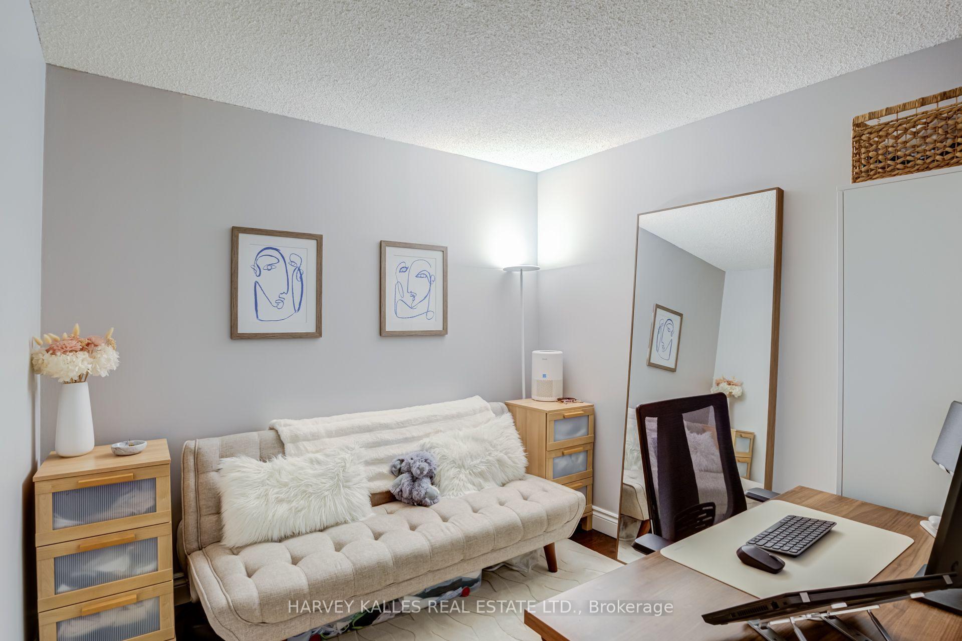 8 York Street 610, Toronto Unit: 610