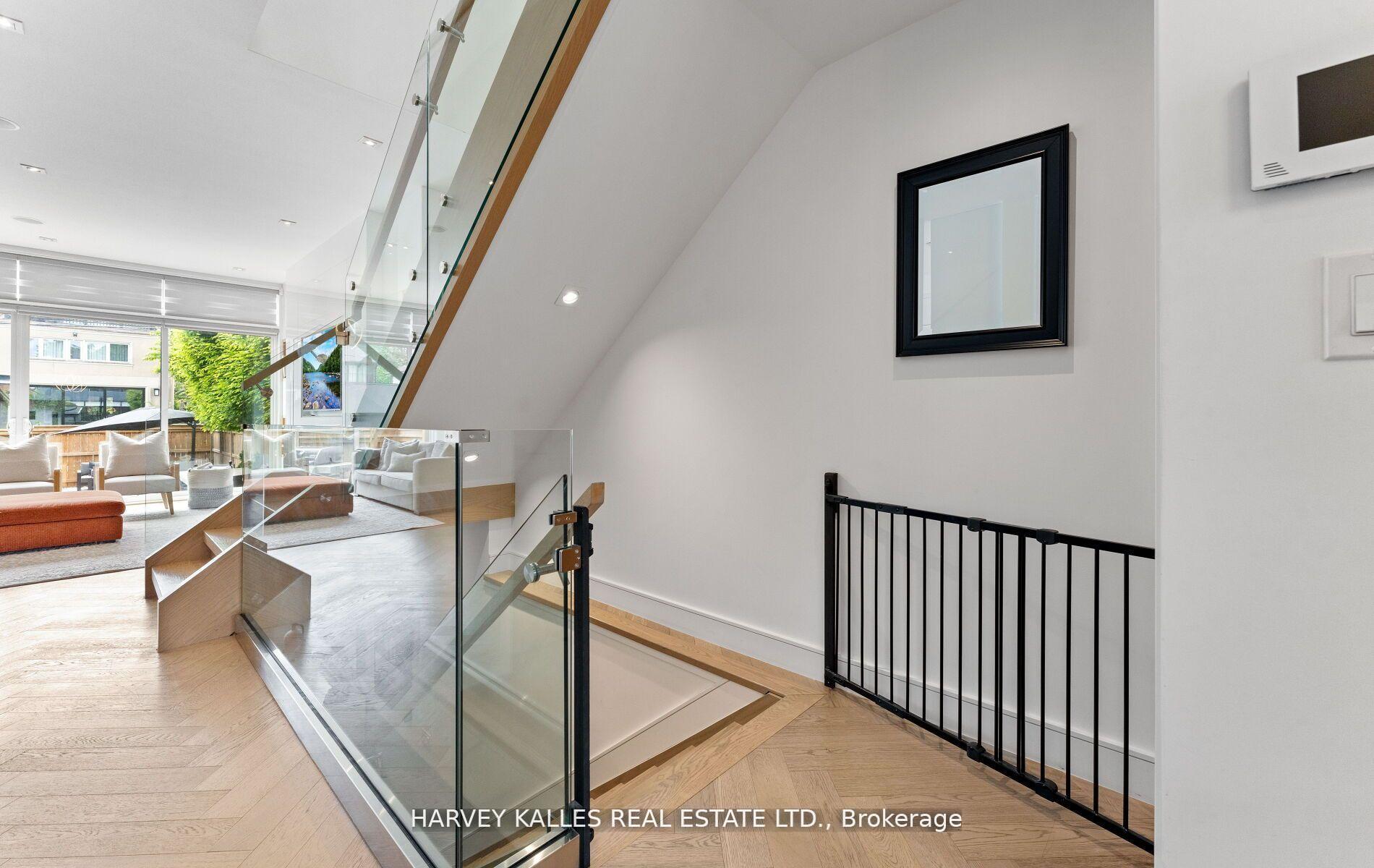 31 Kilbarry Road, Toronto