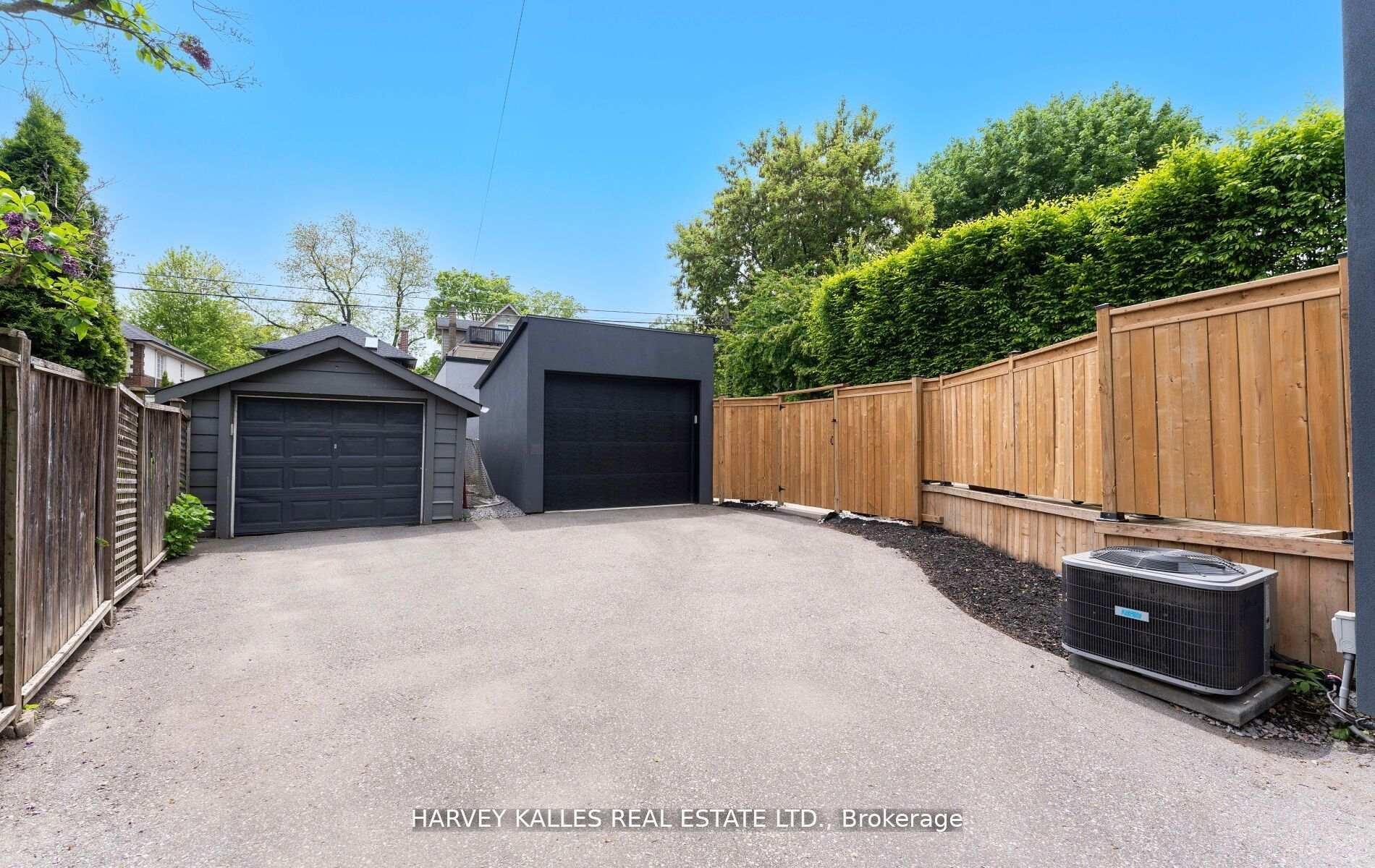 31 Kilbarry Road, Toronto