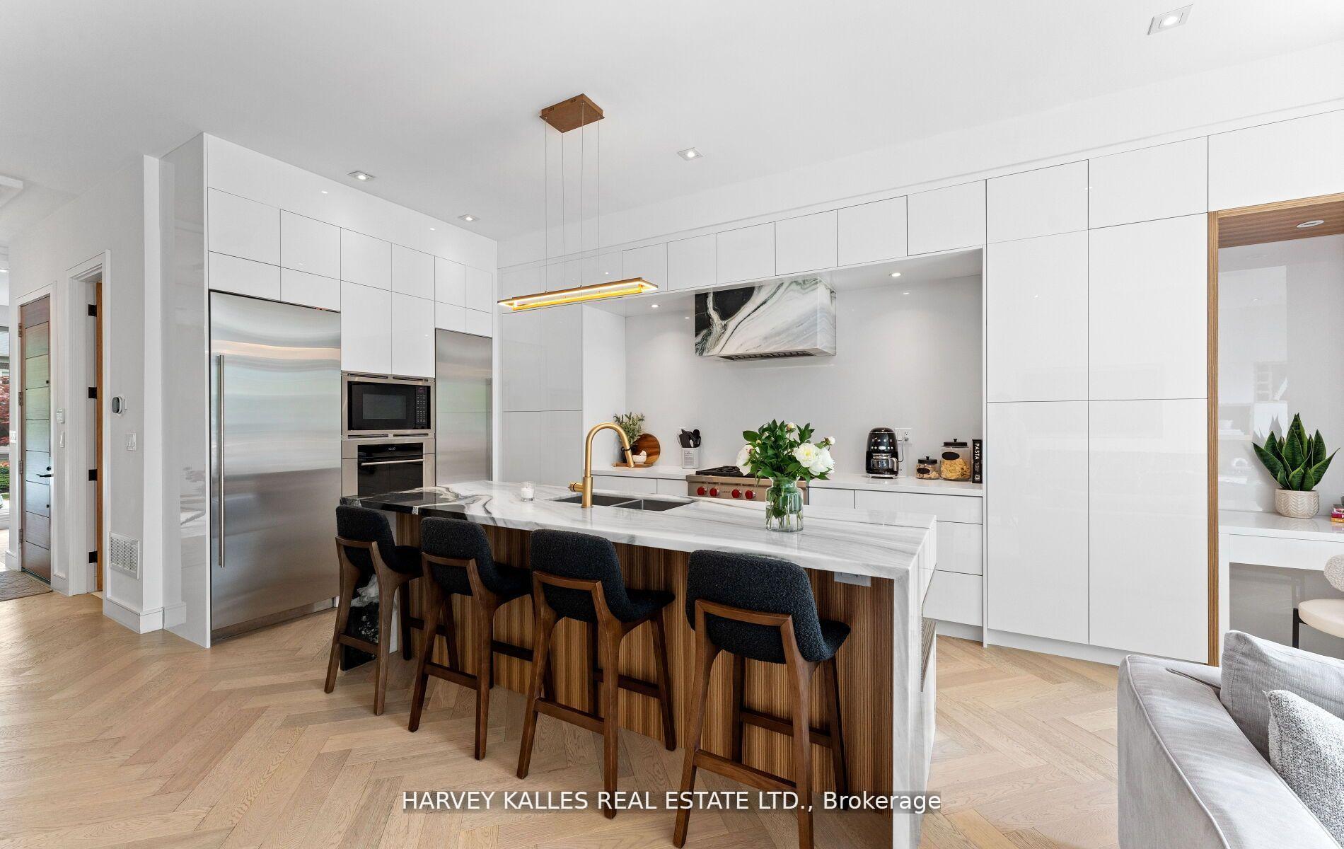 31 Kilbarry Road, Toronto