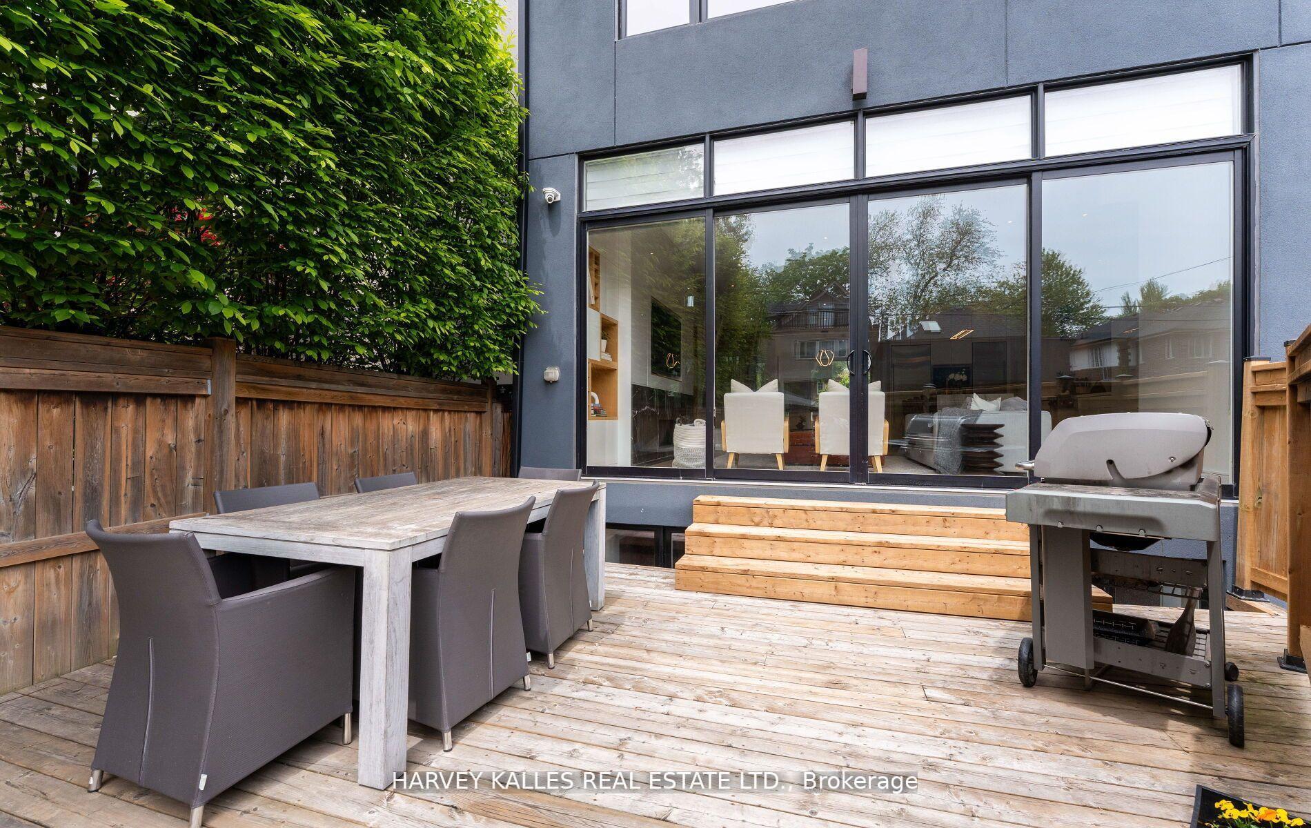 31 Kilbarry Road, Toronto