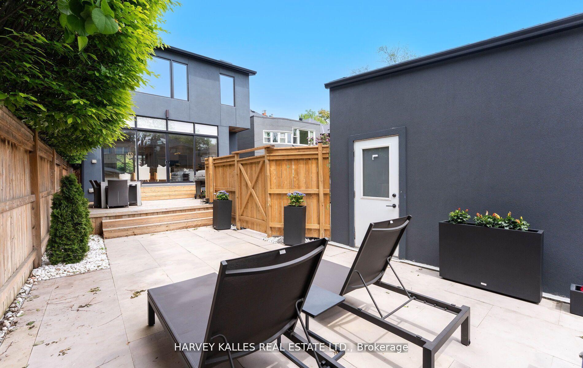 31 Kilbarry Road, Toronto
