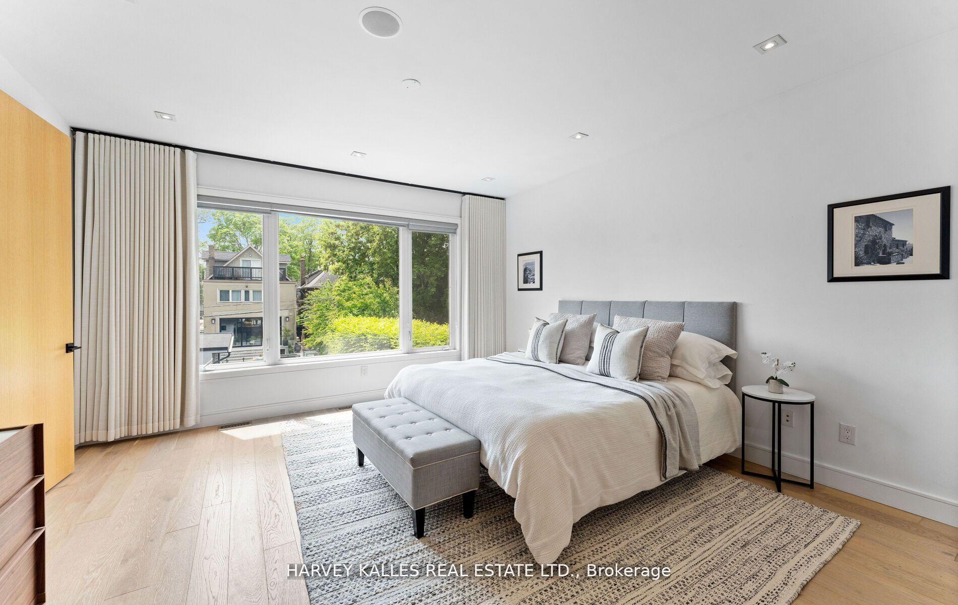 31 Kilbarry Road, Toronto