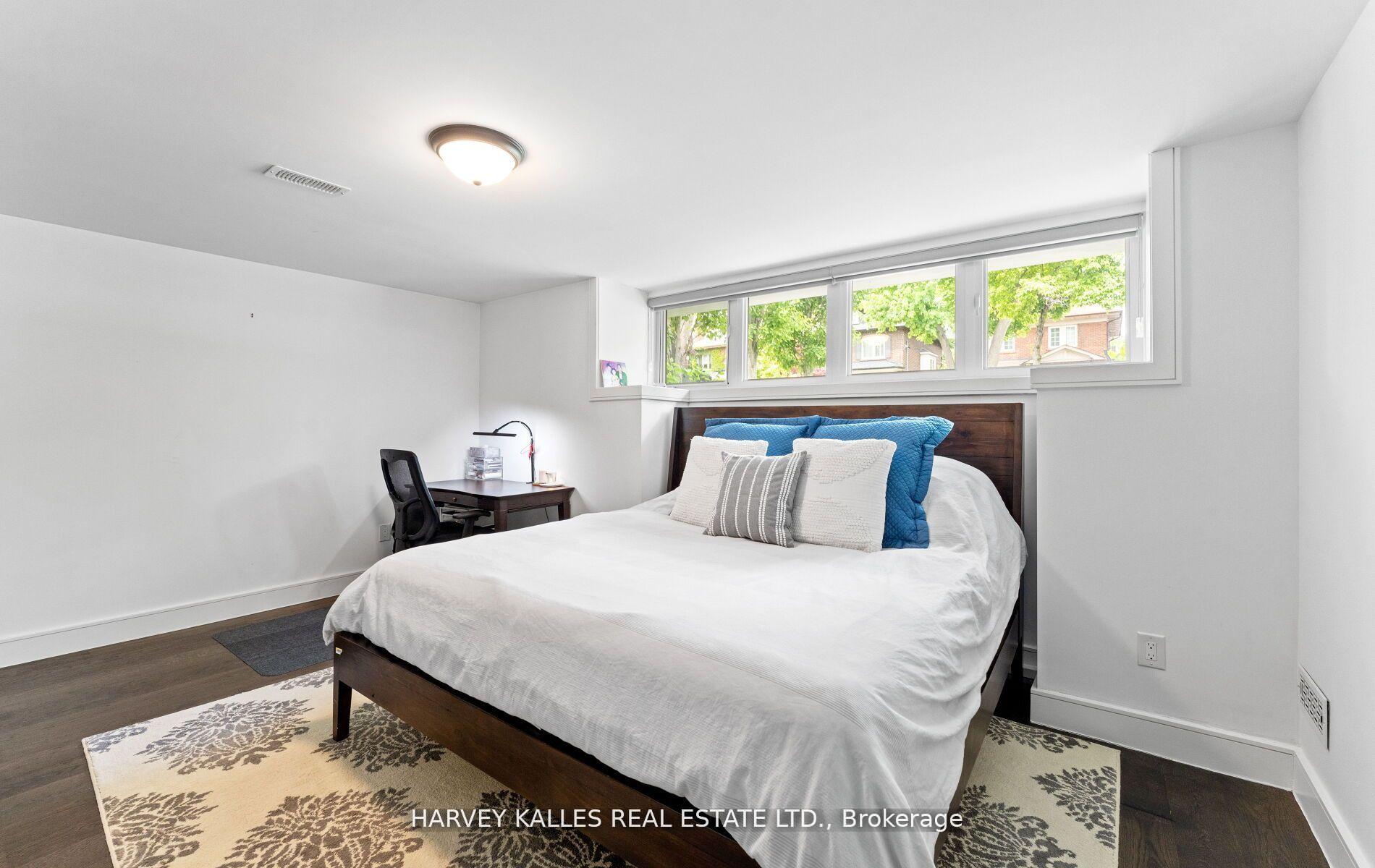31 Kilbarry Road, Toronto