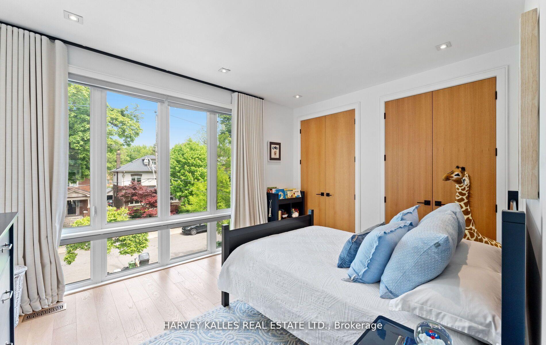 31 Kilbarry Road, Toronto