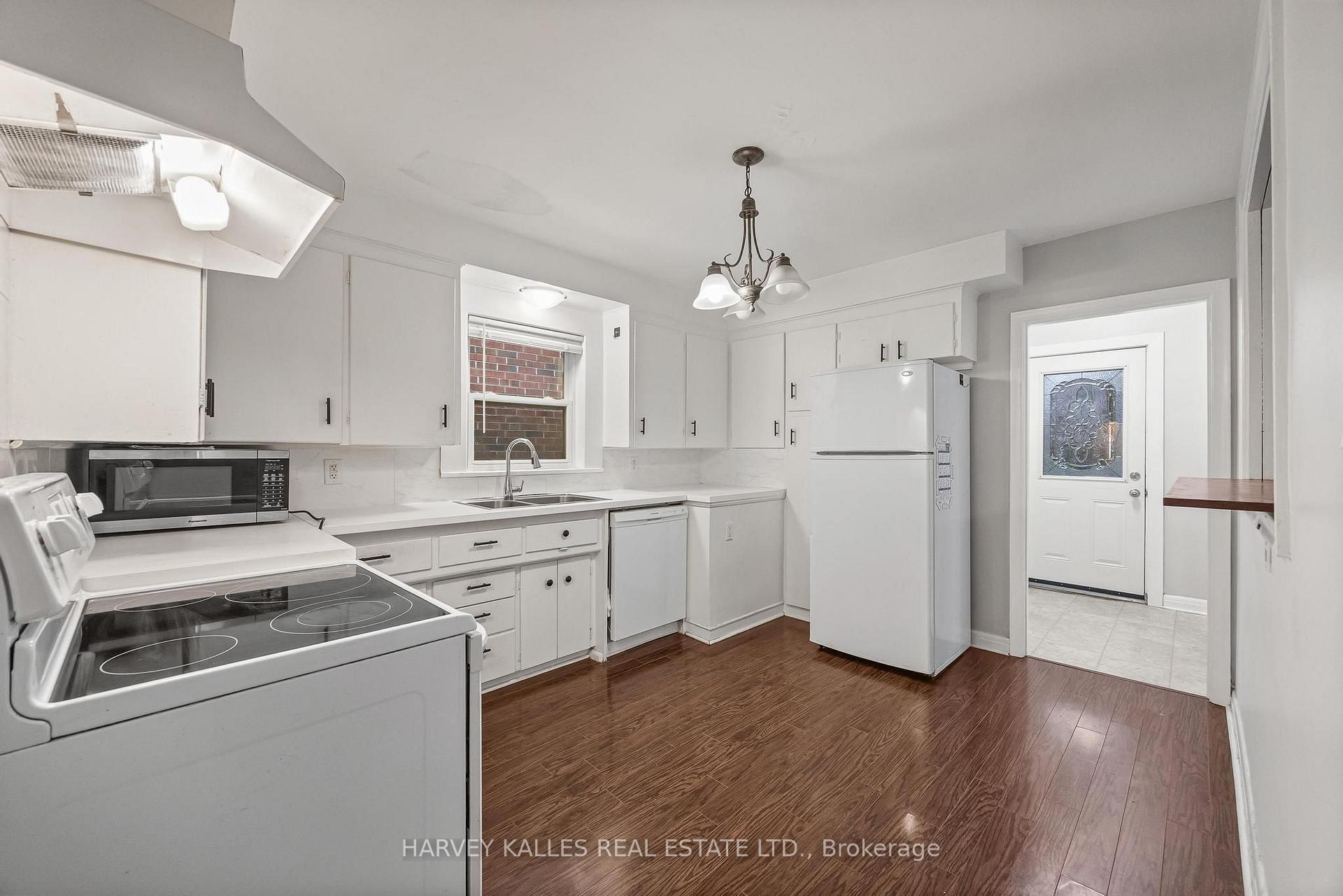 128 Bogert Avenue Main, Toronto Unit: Main
