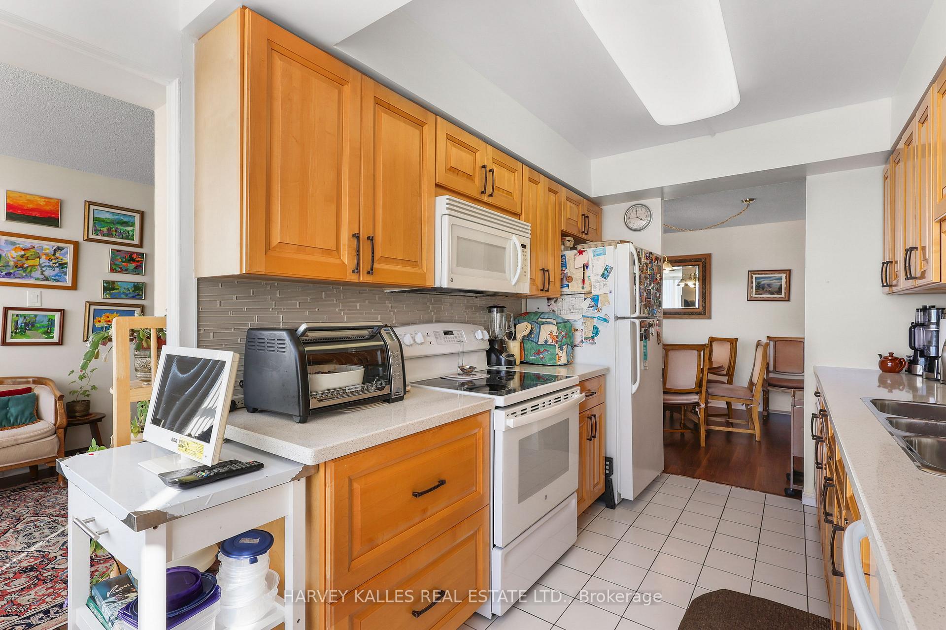 1121 Steeles Avenue W 605, Toronto Unit: 605