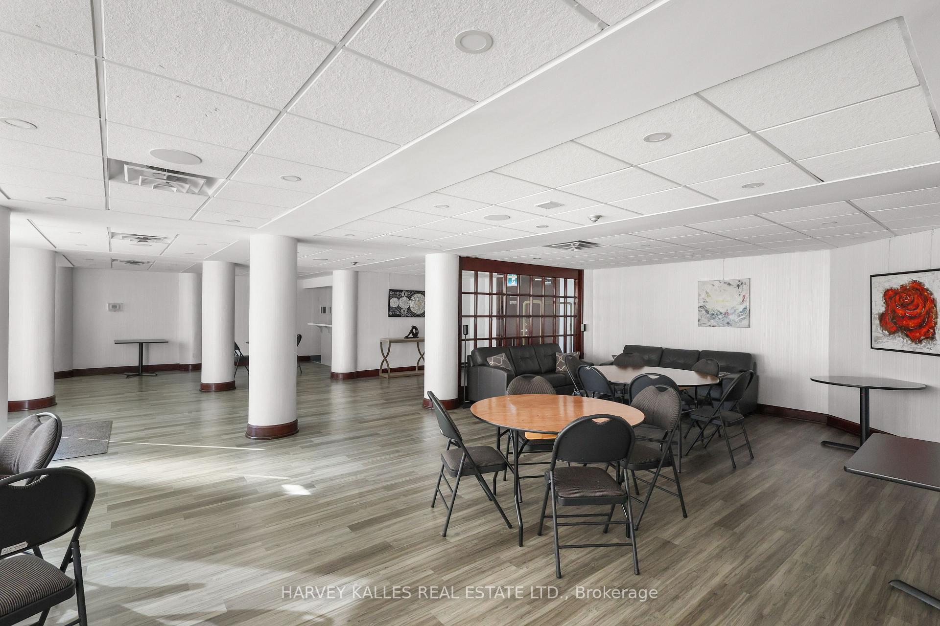 1121 Steeles Avenue W 605, Toronto Unit: 605