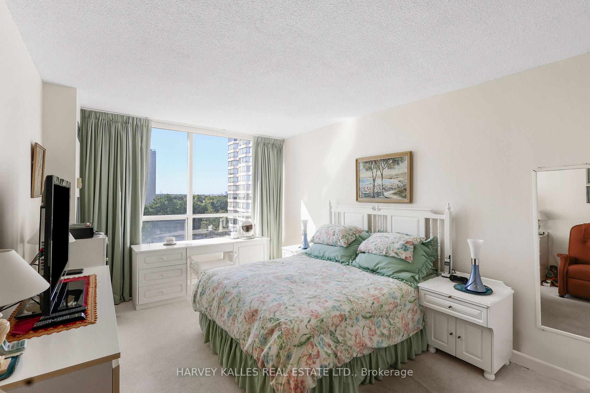 1121 Steeles Avenue W 605, Toronto Unit: 605