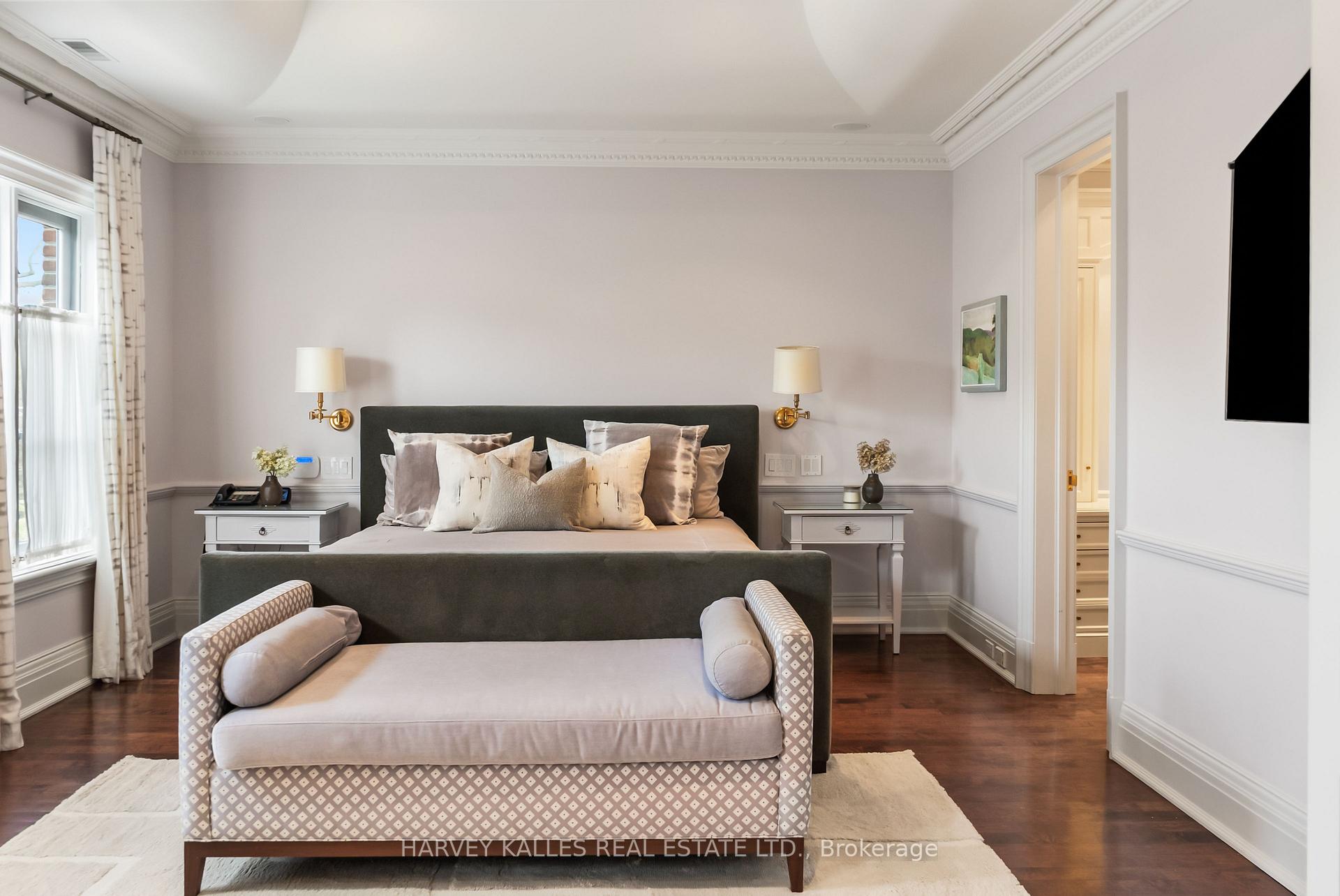250 Forest Hill Road, Toronto