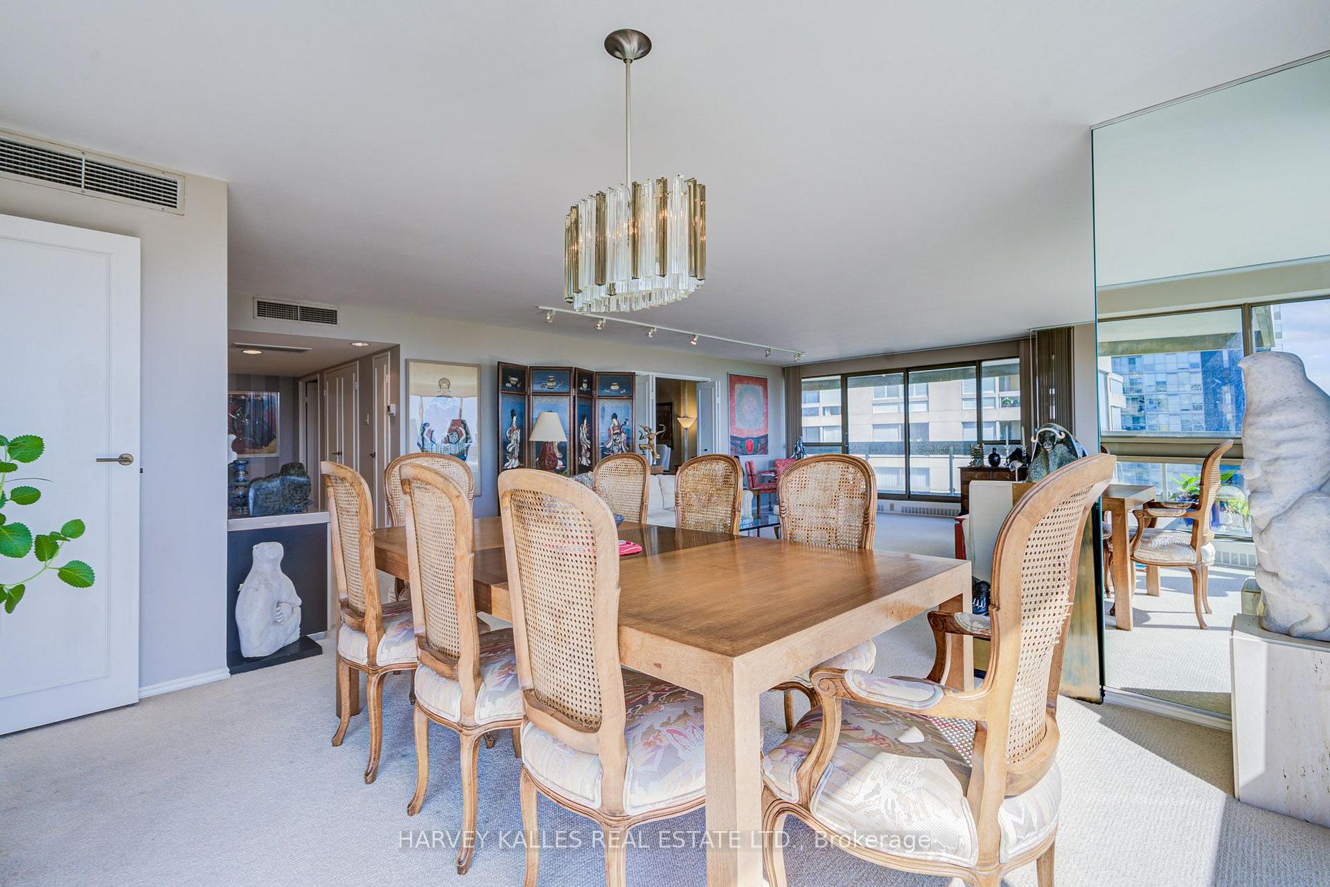 63 St. Clair Avenue W 1605, Toronto Unit: 1605