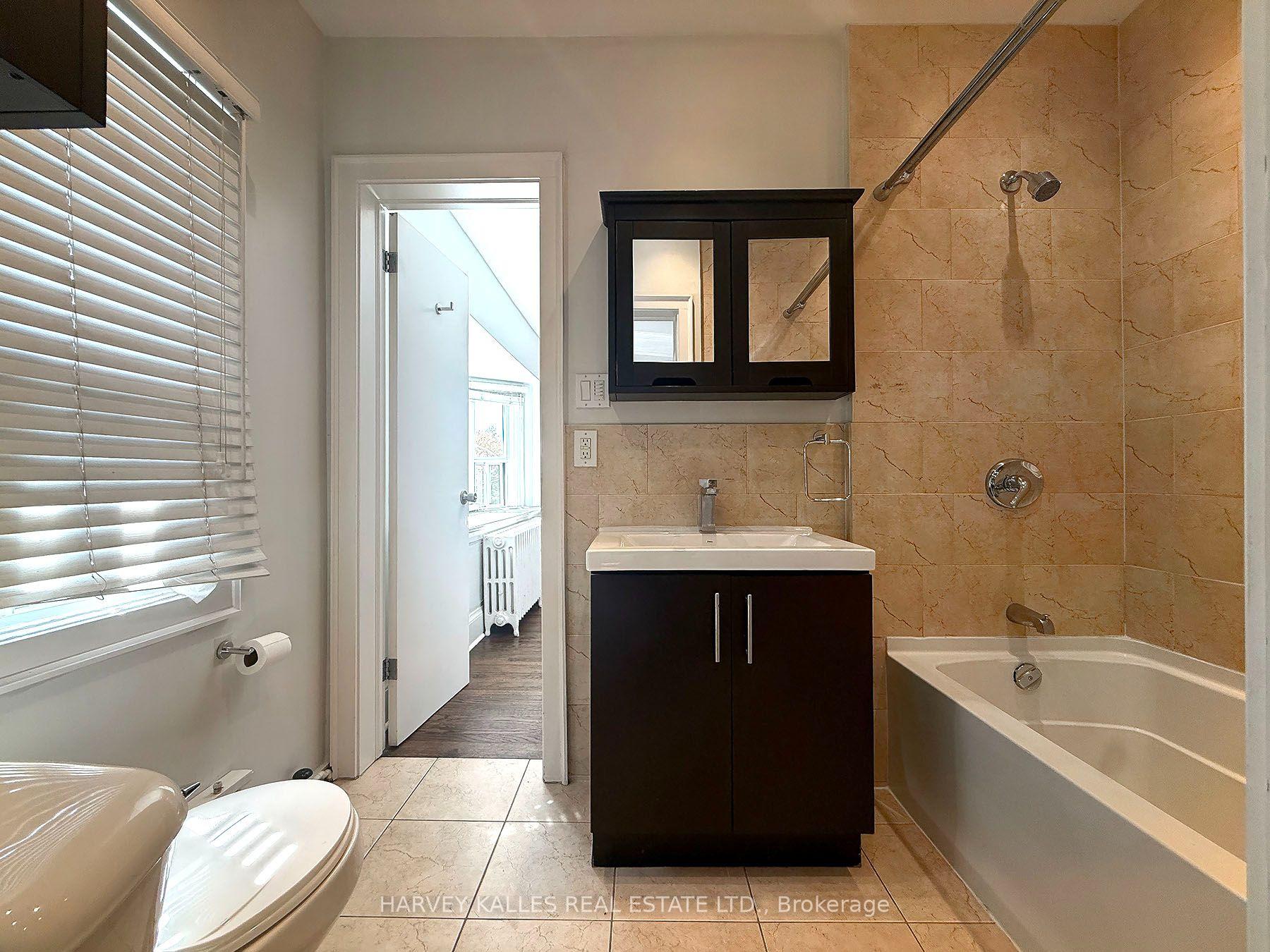 858 Davenport Road 301, Toronto Unit: 301