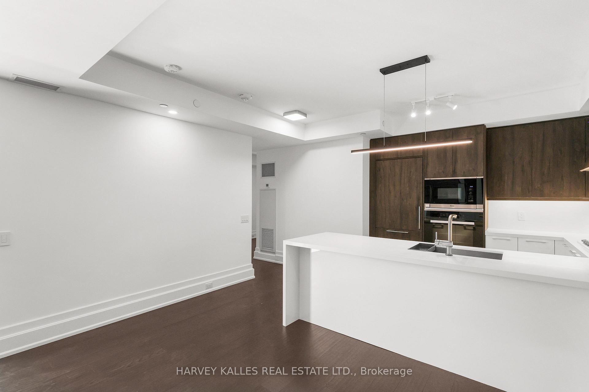 3 Southvale Drive 401, Toronto Unit: 401