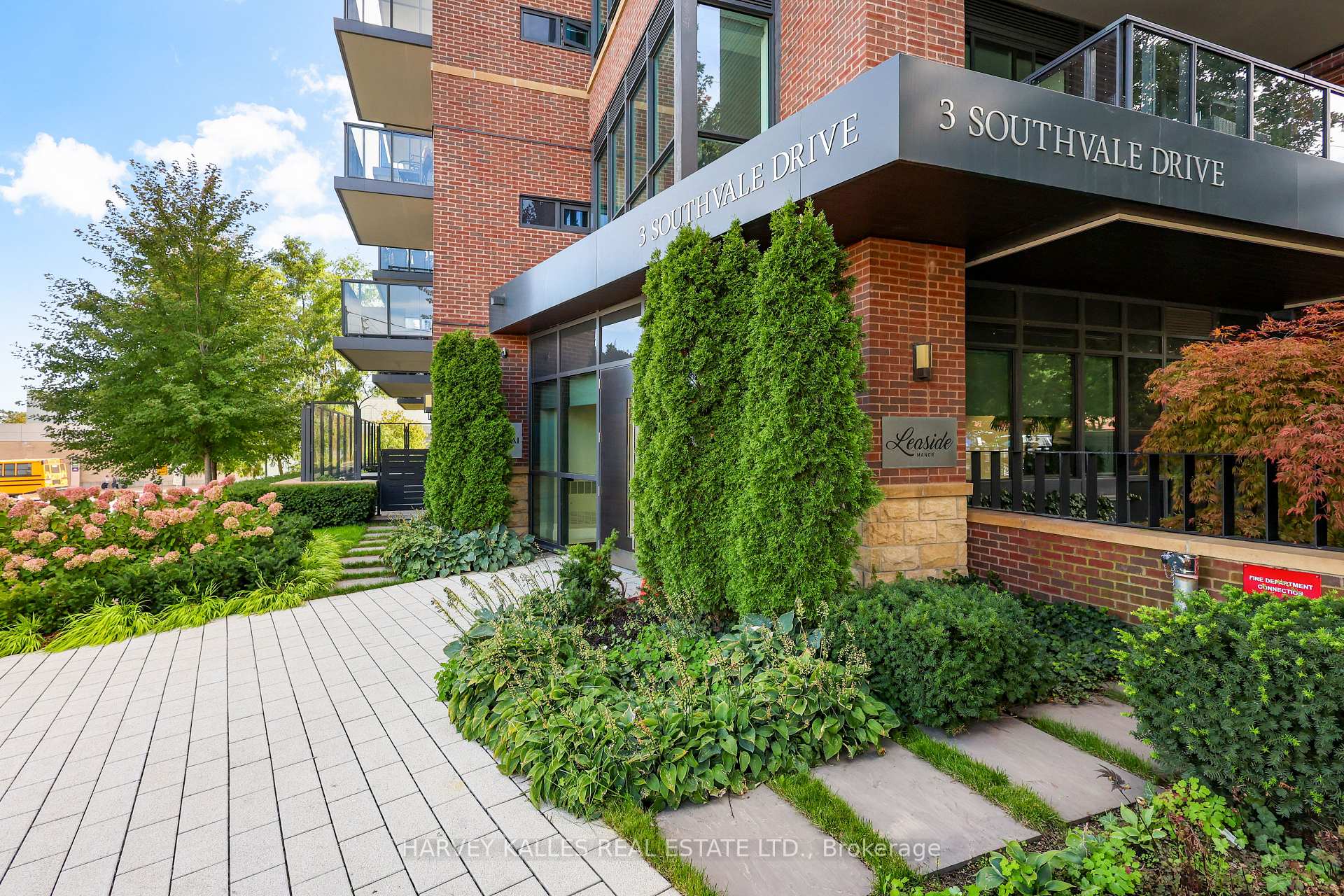 3 Southvale Drive 401, Toronto Unit: 401