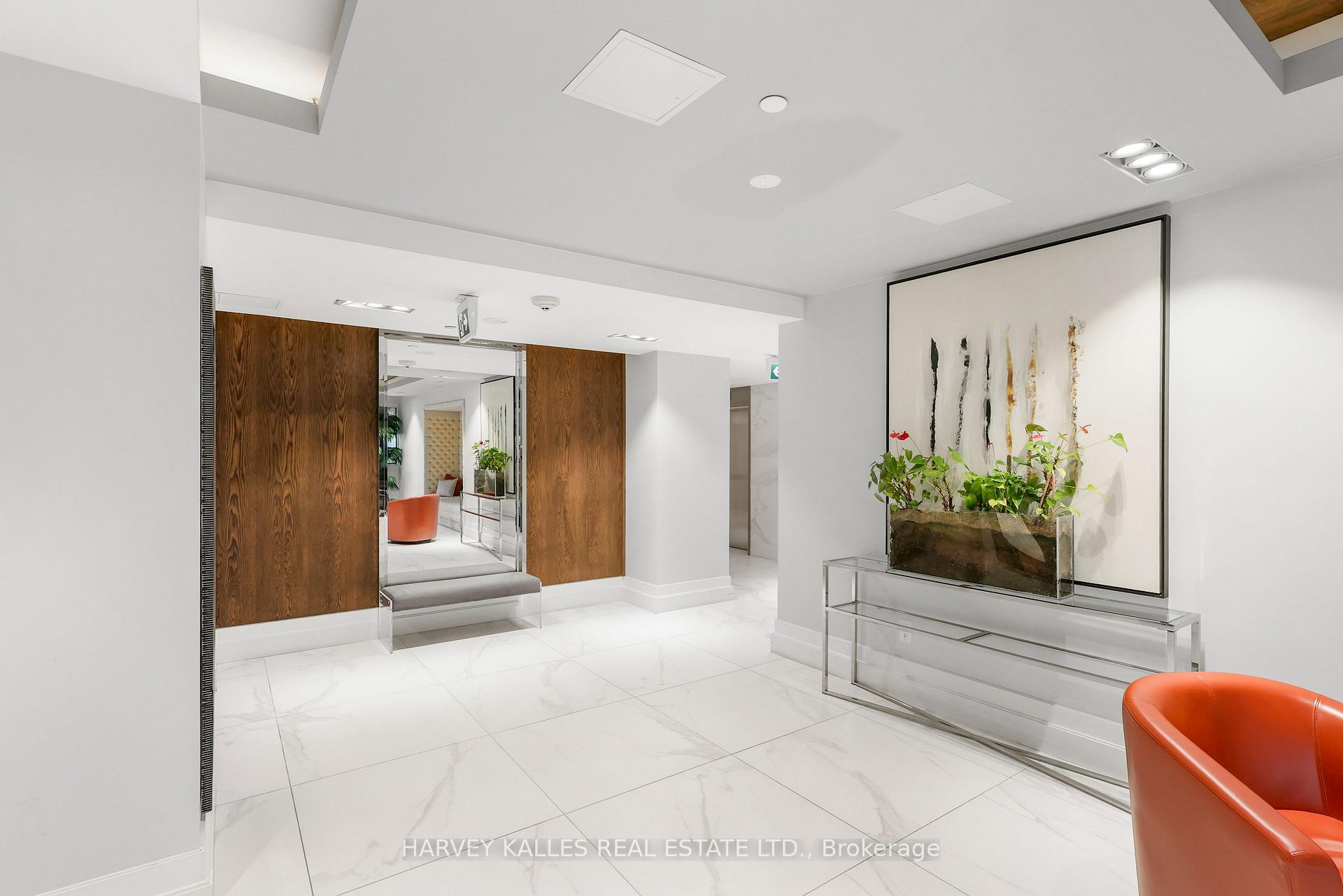 3 Southvale Drive 401, Toronto Unit: 401