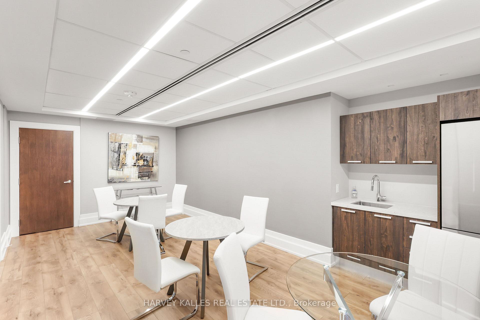 3 Southvale Drive 401, Toronto Unit: 401