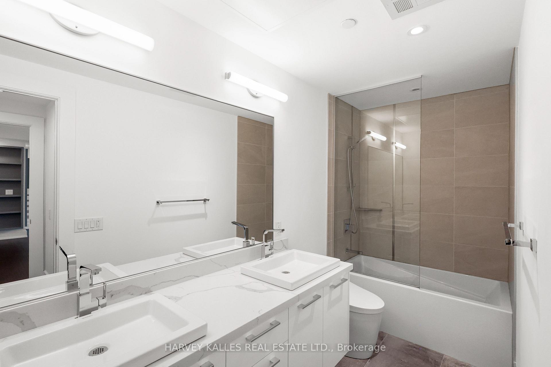 3 Southvale Drive 401, Toronto Unit: 401