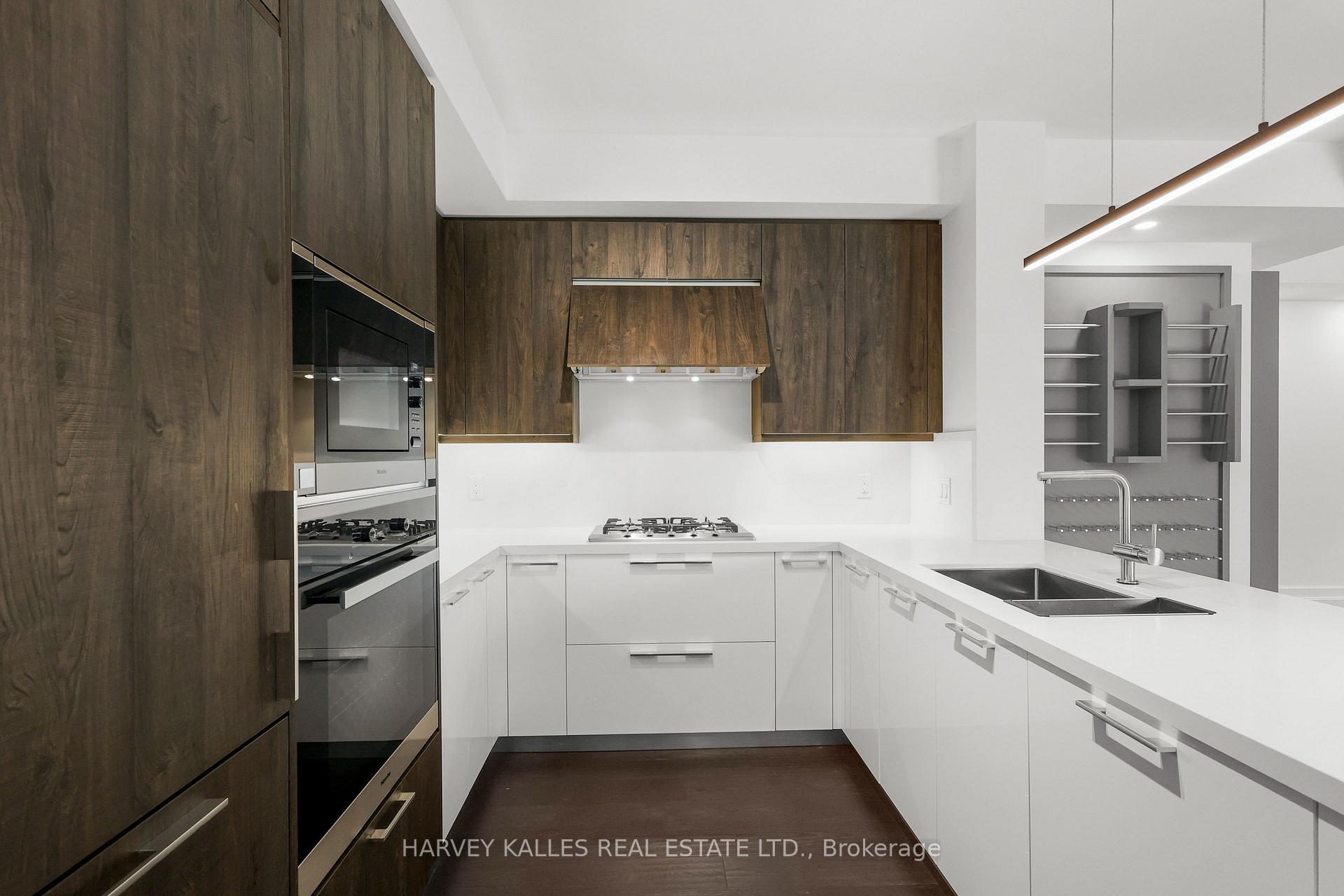 3 Southvale Drive 401, Toronto Unit: 401