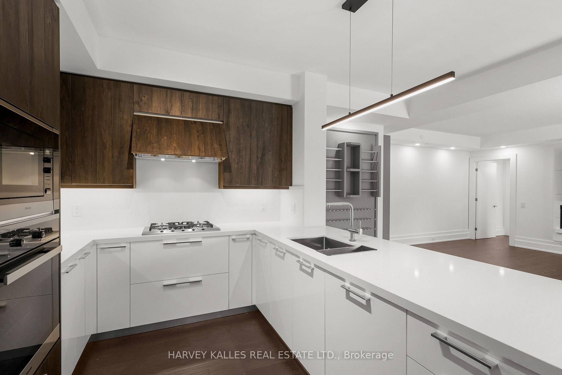 3 Southvale Drive 401, Toronto Unit: 401