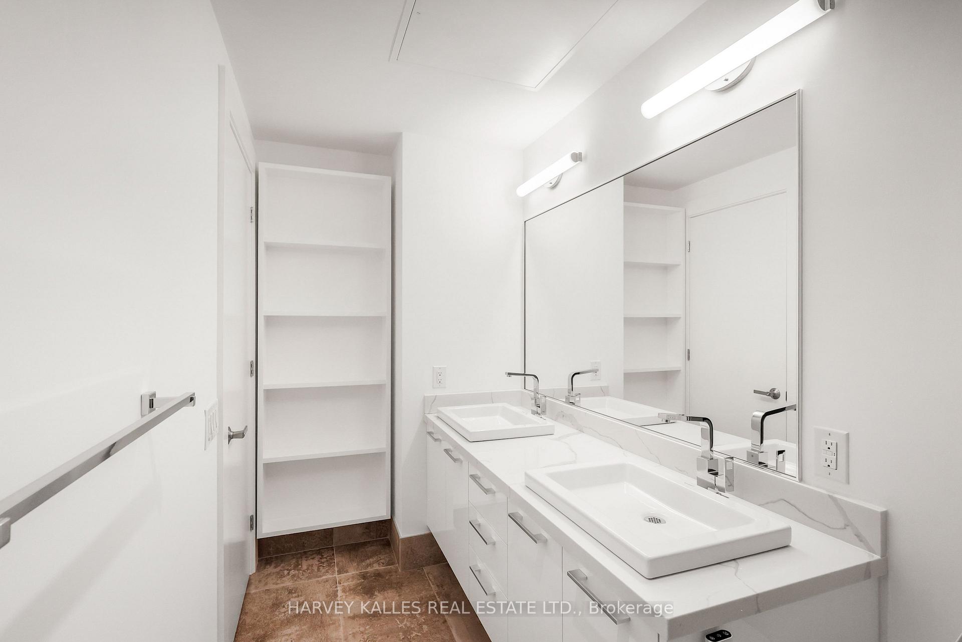 3 Southvale Drive 401, Toronto Unit: 401