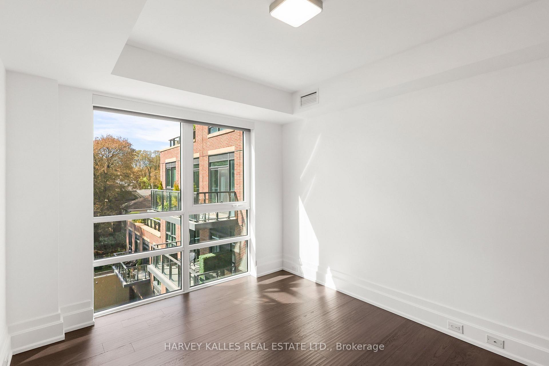 3 Southvale Drive 401, Toronto Unit: 401