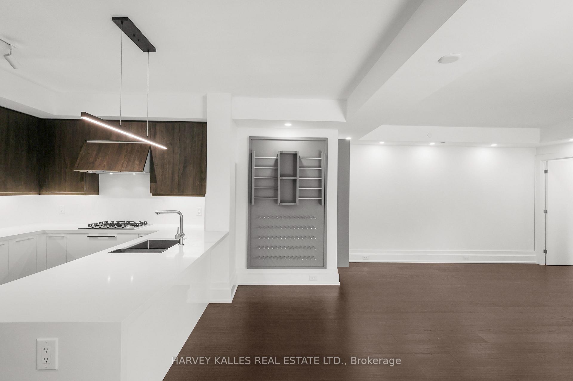 3 Southvale Drive 401, Toronto Unit: 401