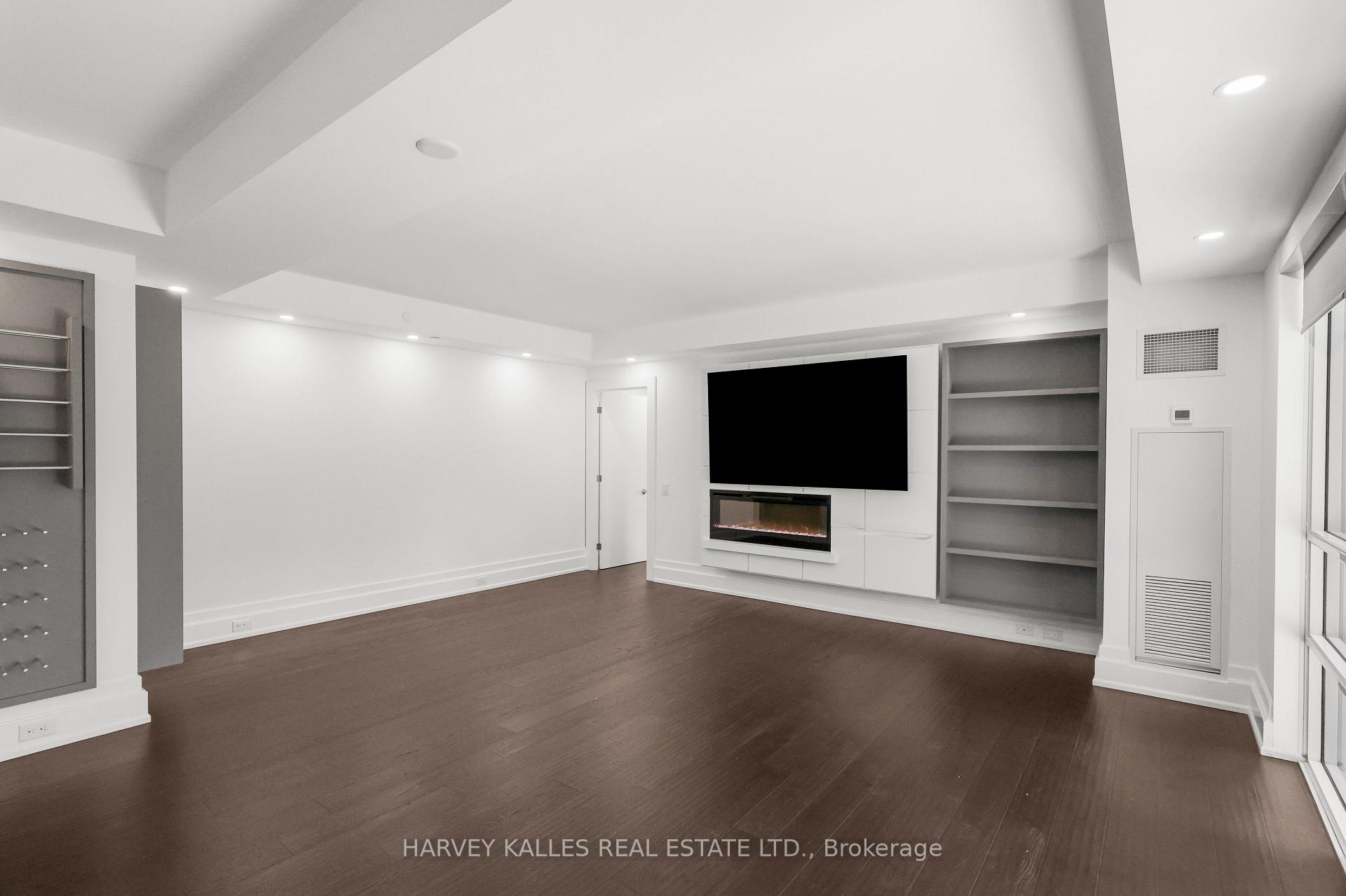 3 Southvale Drive 401, Toronto Unit: 401