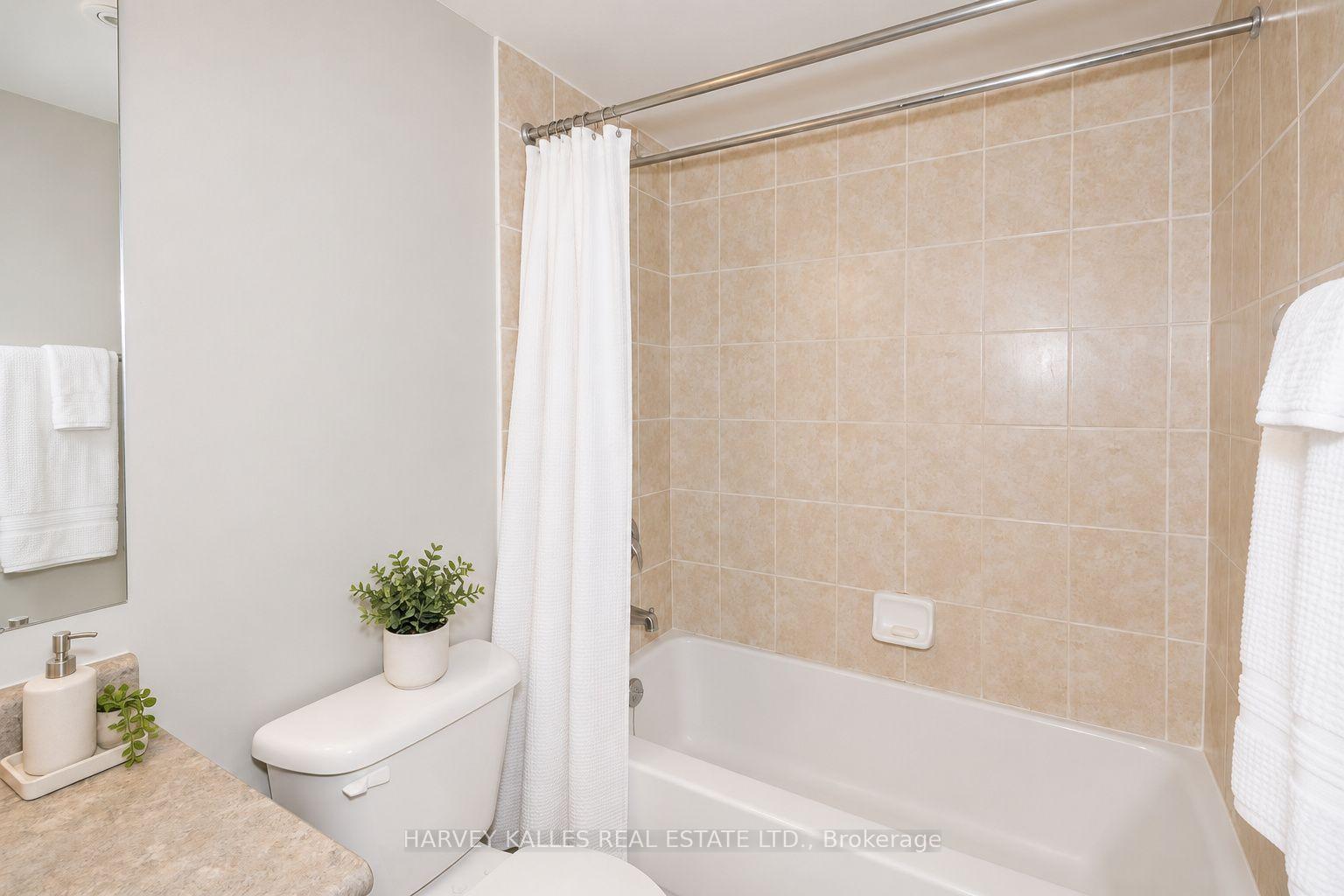 225 Wellesley Street E 313, Toronto Unit: 313