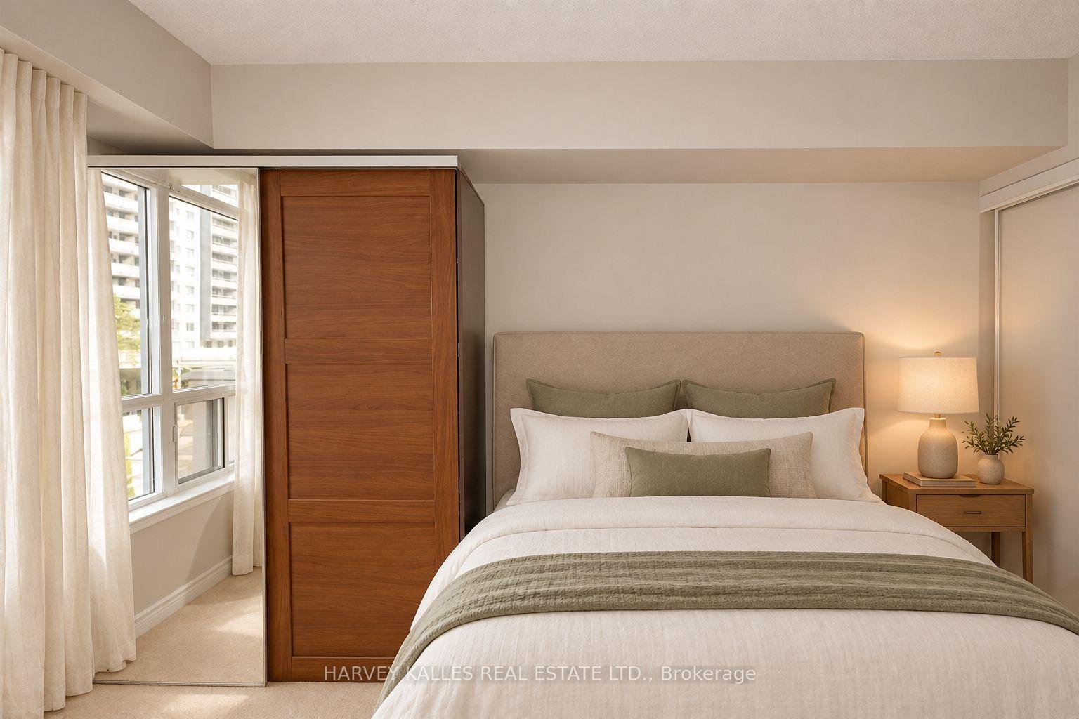 225 Wellesley Street E 313, Toronto Unit: 313