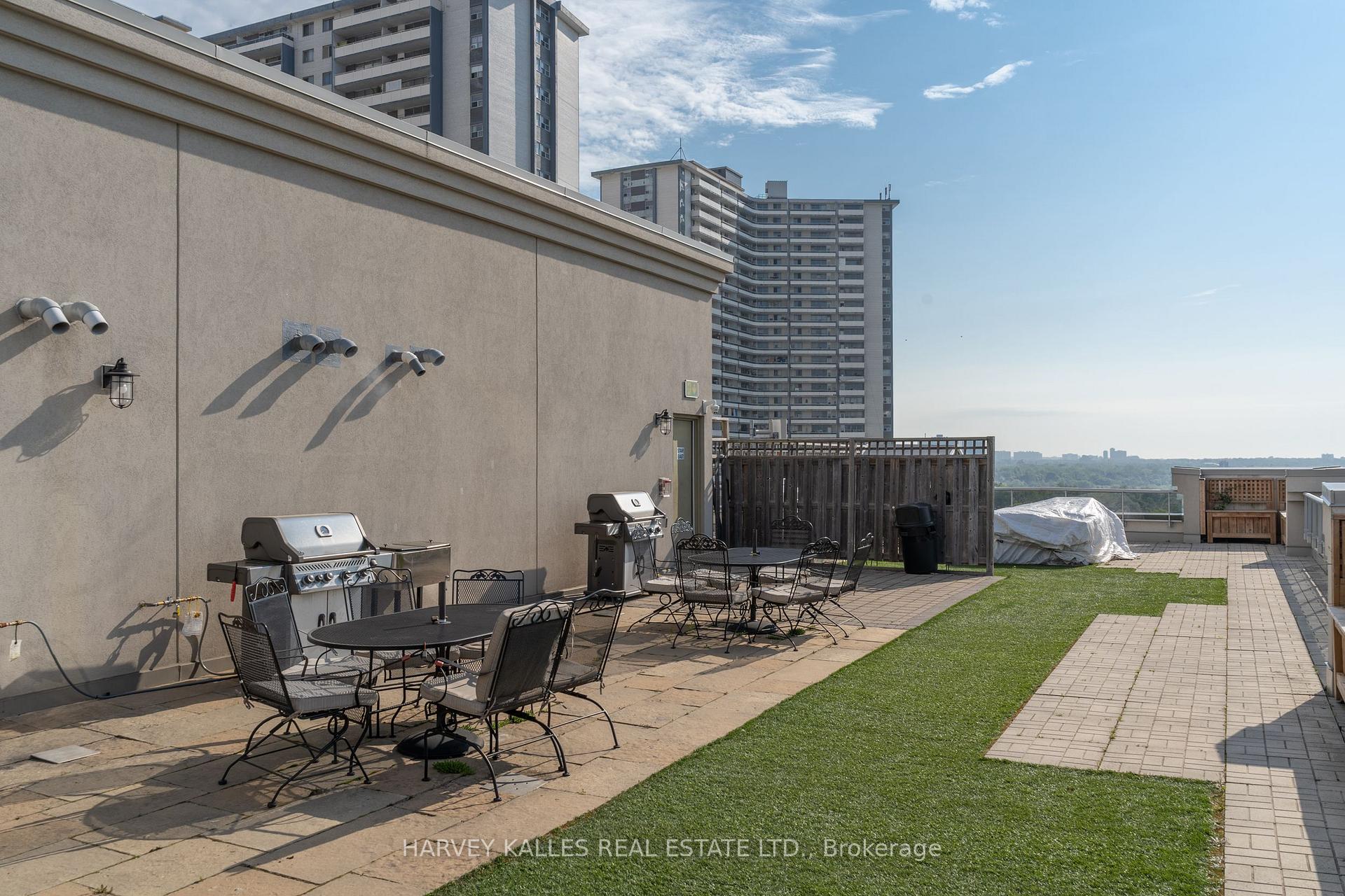 225 Wellesley Street E 313, Toronto Unit: 313