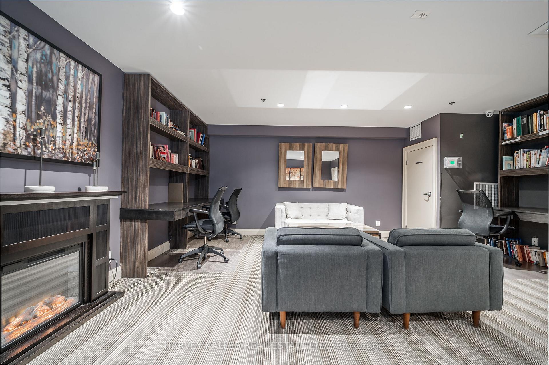 225 Wellesley Street E 313, Toronto Unit: 313