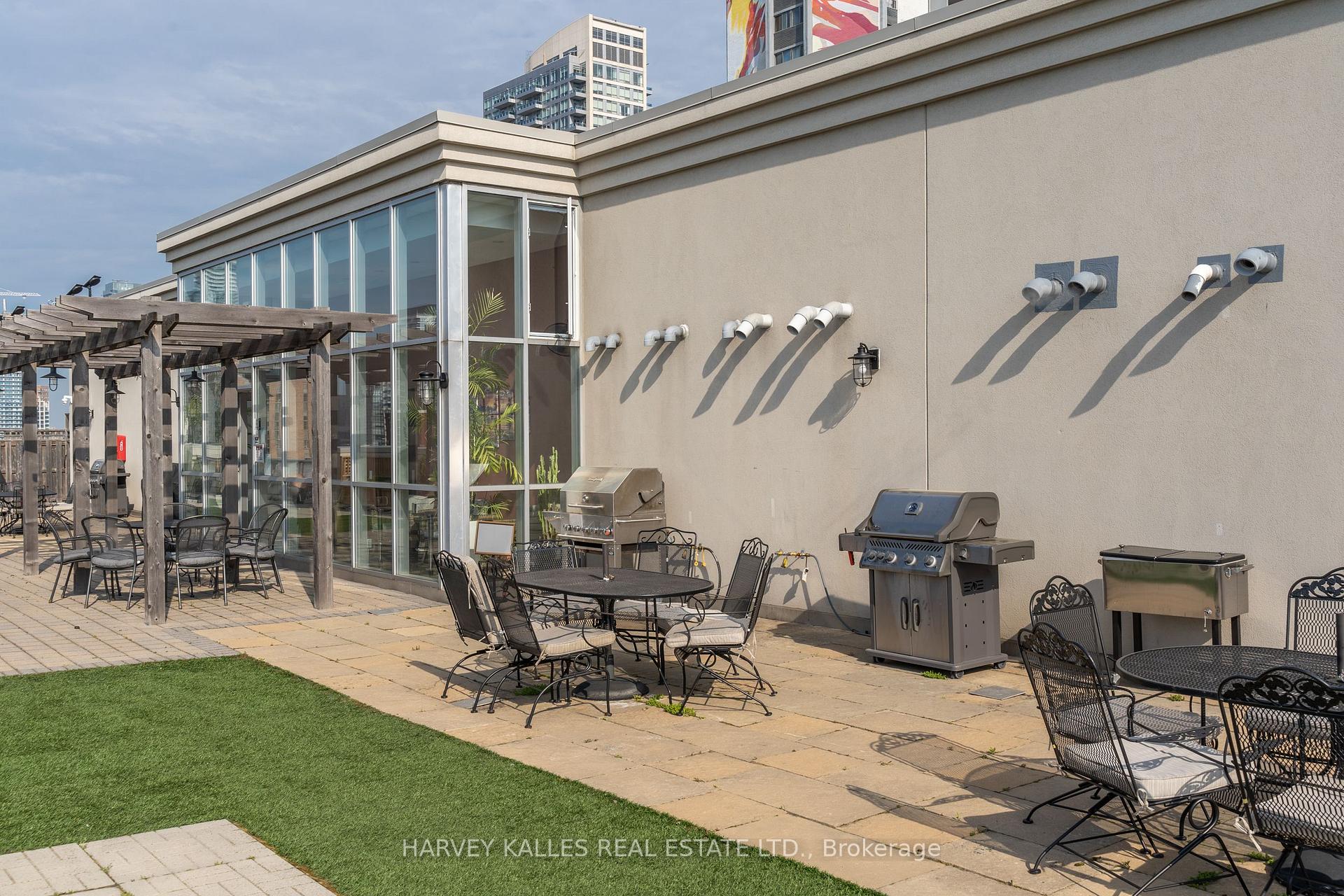 225 Wellesley Street E 313, Toronto Unit: 313