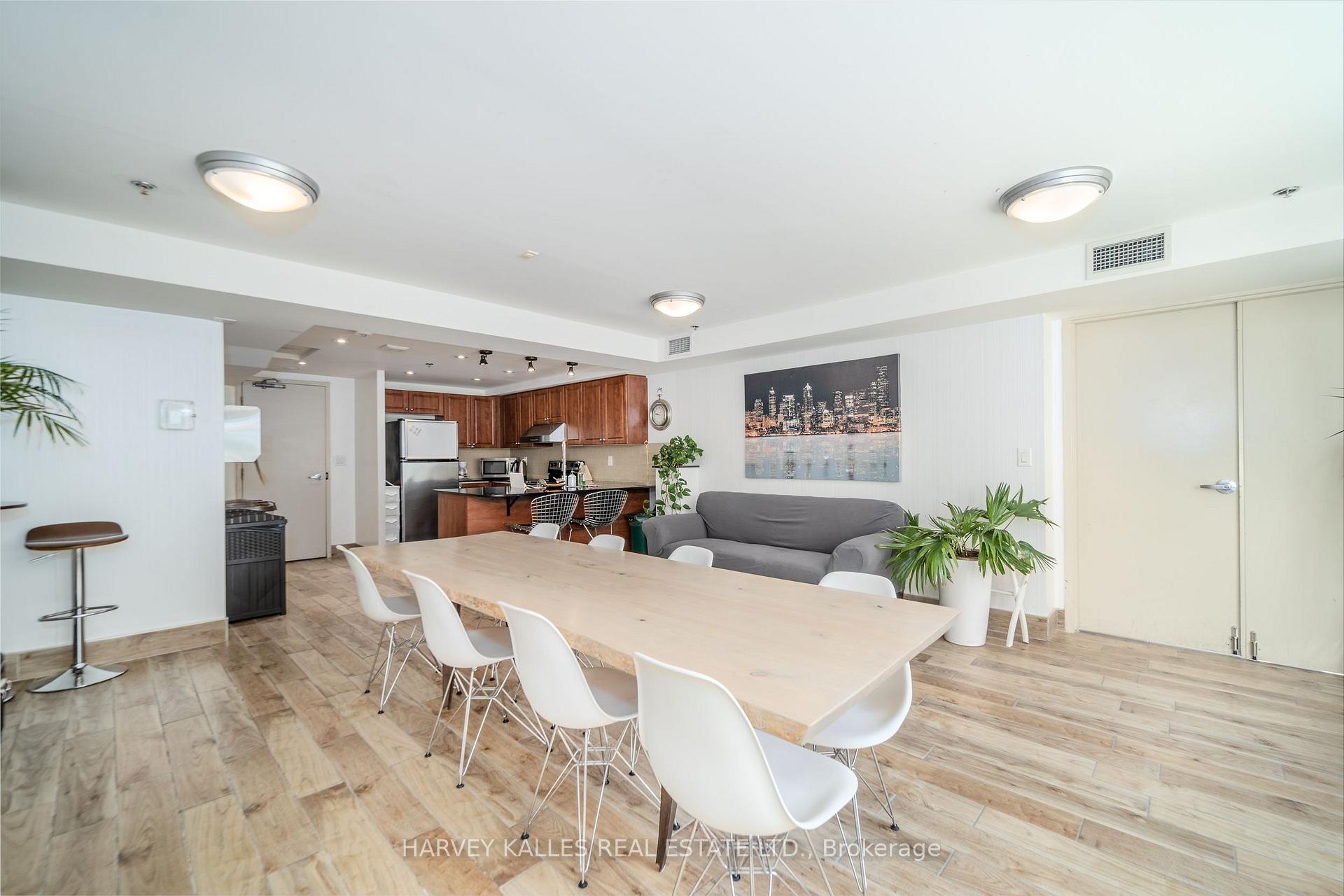 225 Wellesley Street E 313, Toronto Unit: 313