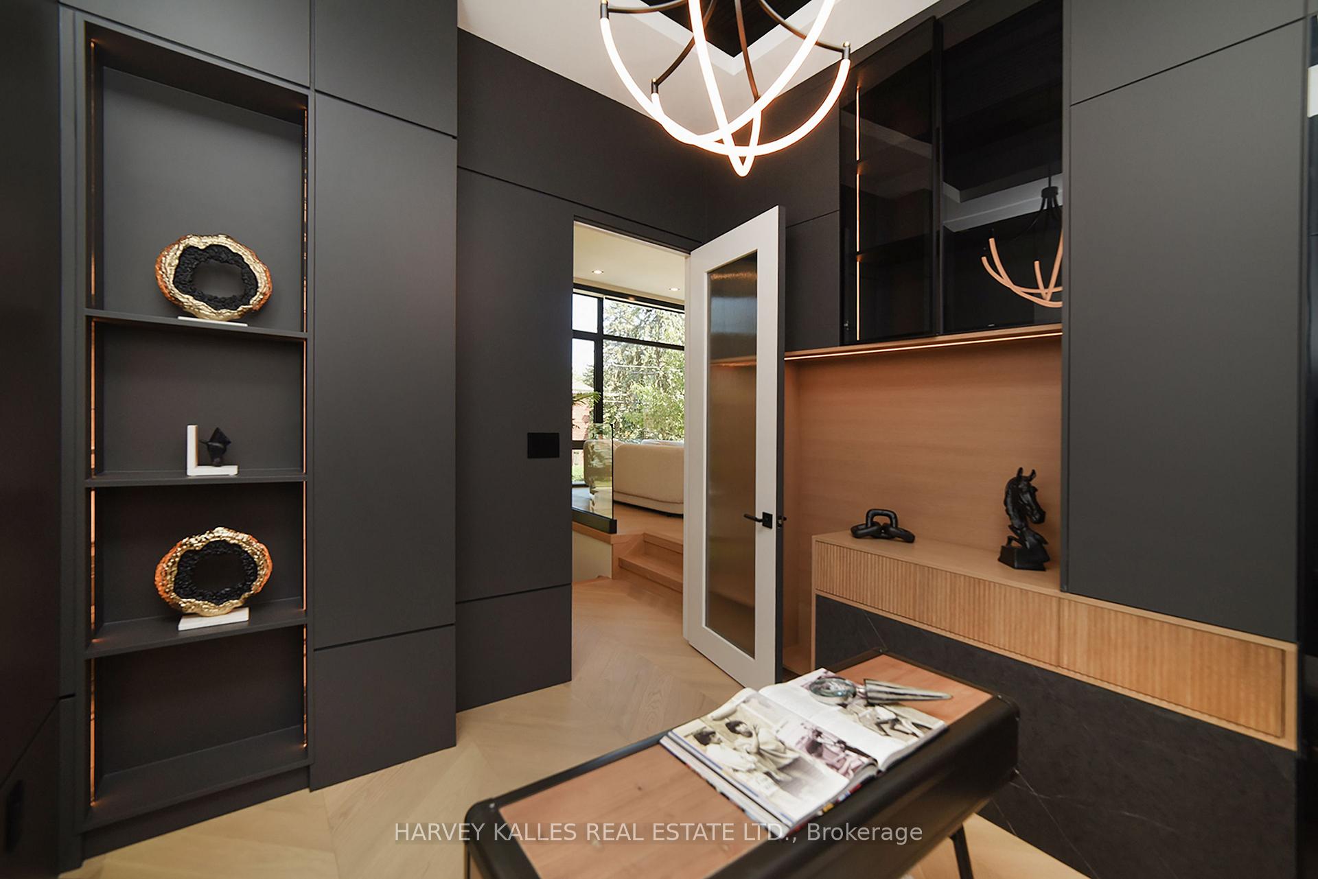 110 Mona Drive, Toronto