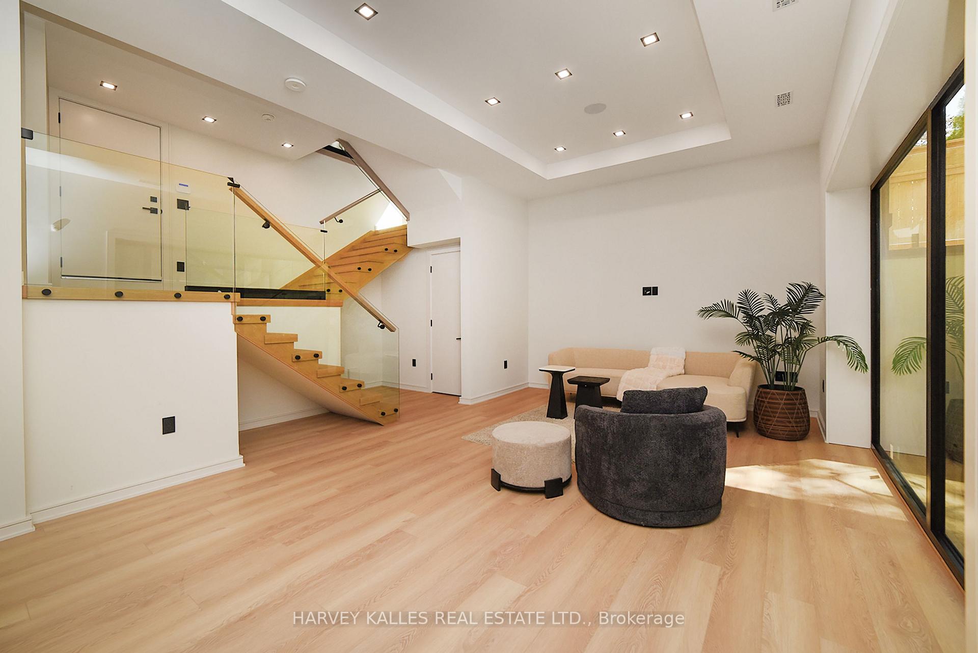 110 Mona Drive, Toronto