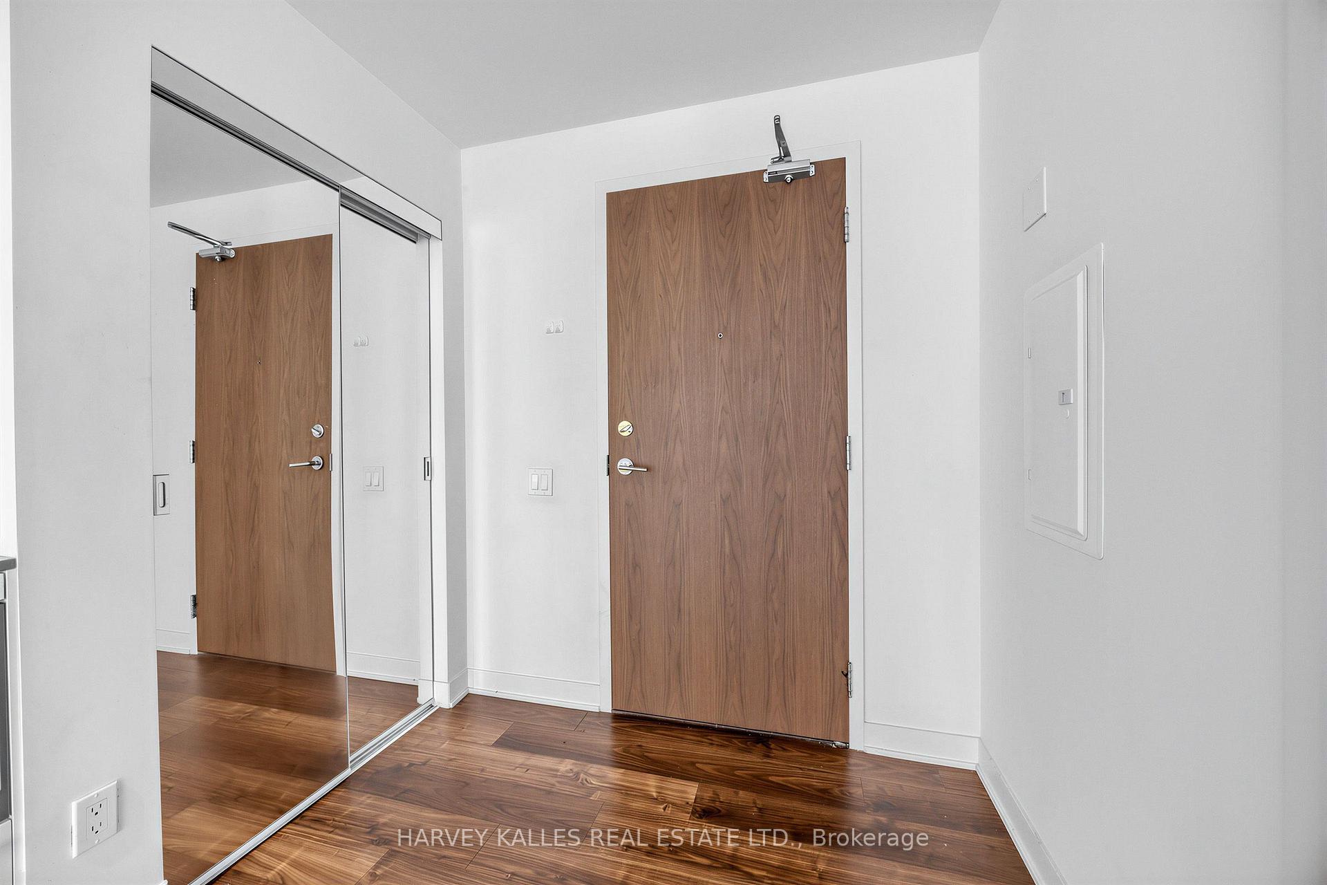 90 Queens Wharf Road 608, Toronto Unit: 608
