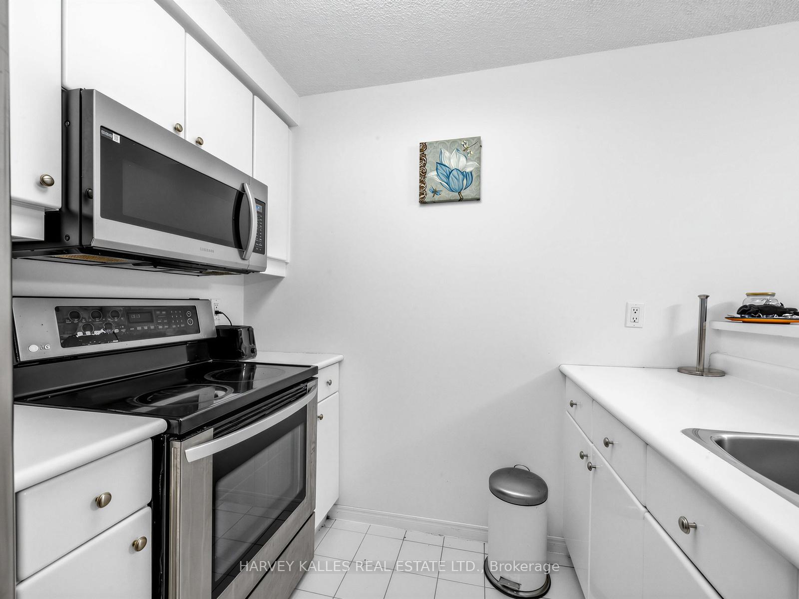 10 Yonge Street 705, Toronto Unit: 705